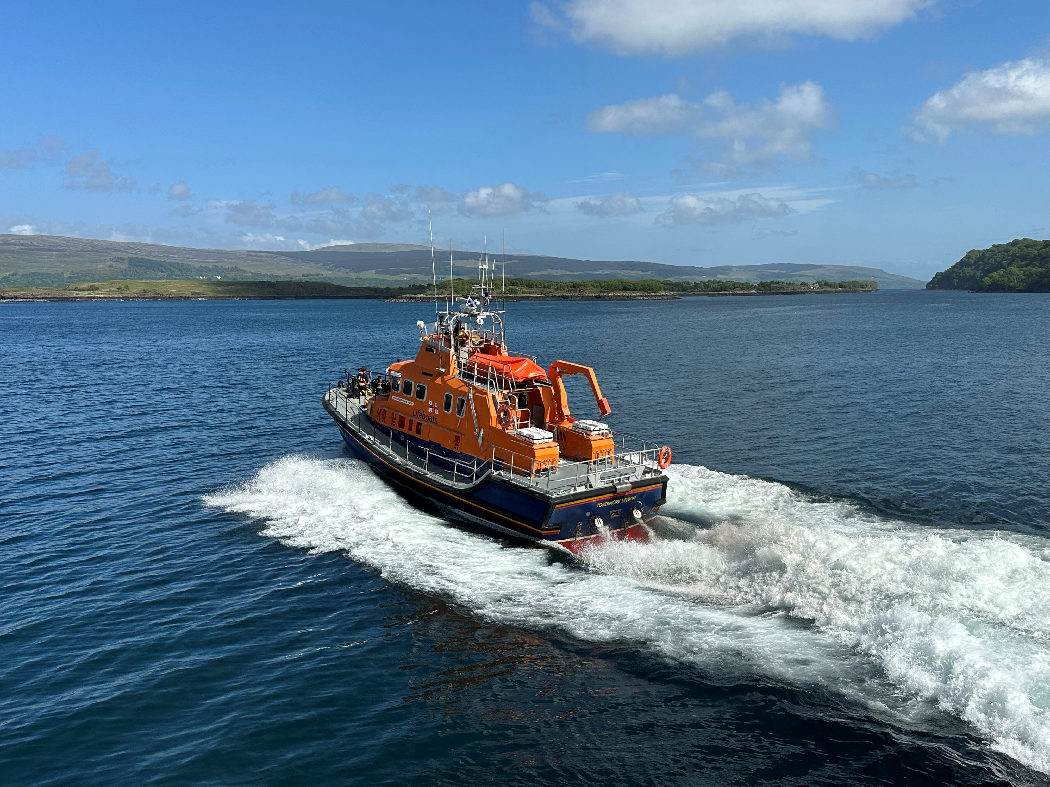 Lifeboat leaving Tobermory