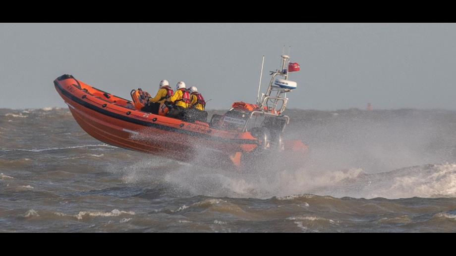Rnli Launch Methods RNLI Clacton launch to reports of wing foiler in difficulties | RNLI