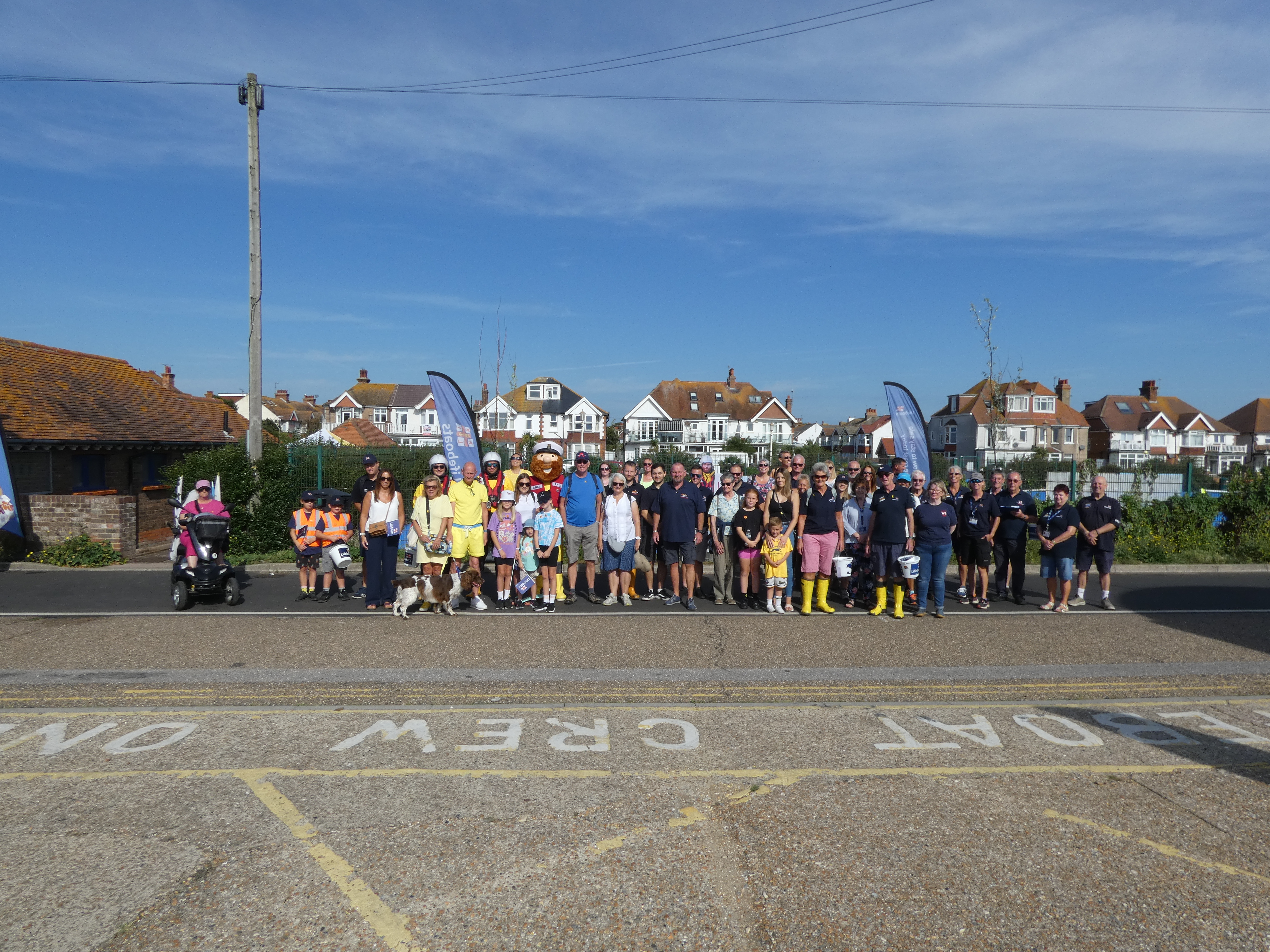 Group of people ready to start the walk