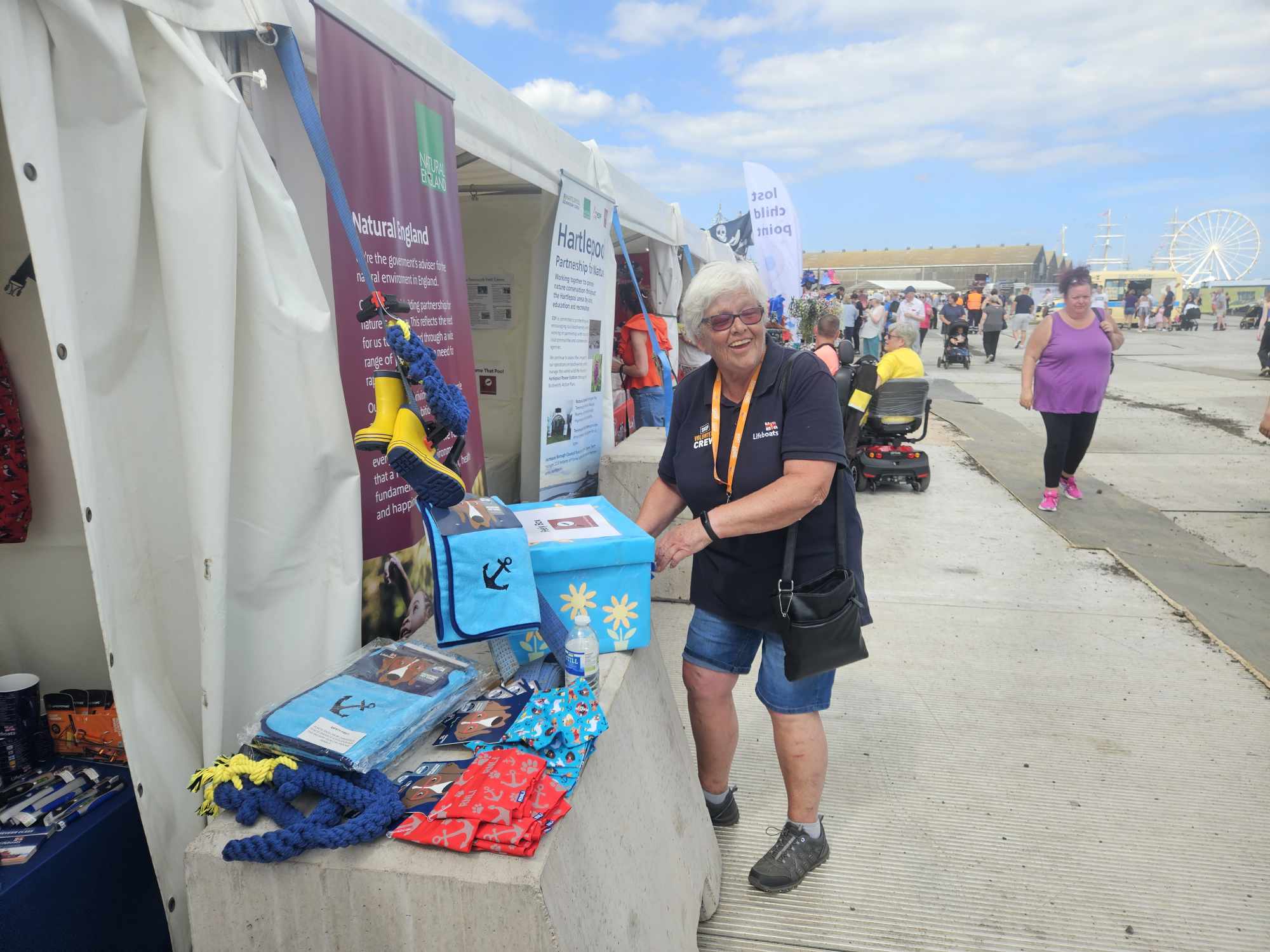 Volunteer Liz getting the stall ready