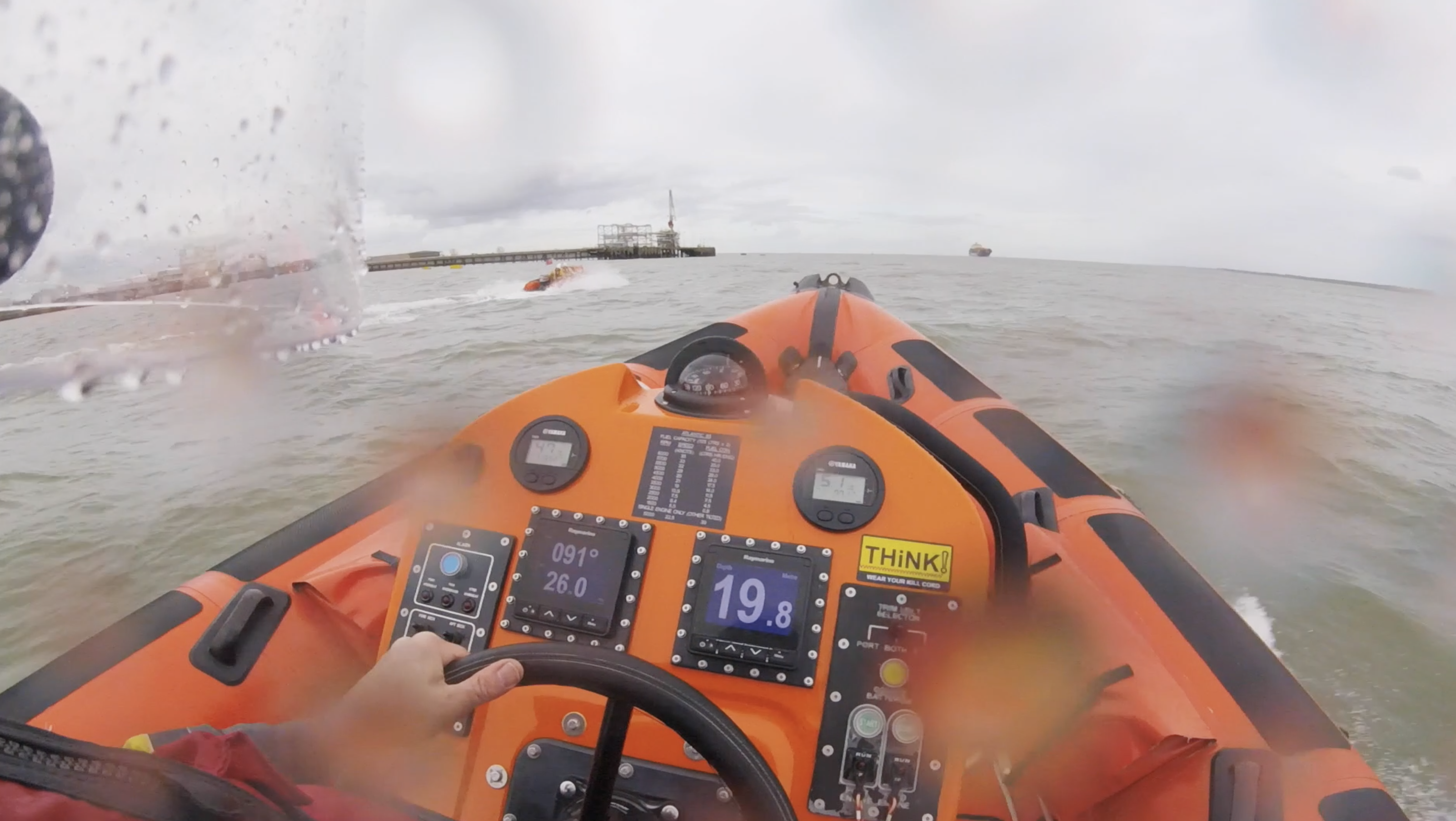 Gravesend RNLI on scene with Southend RNLI's D-Class Lifeboat