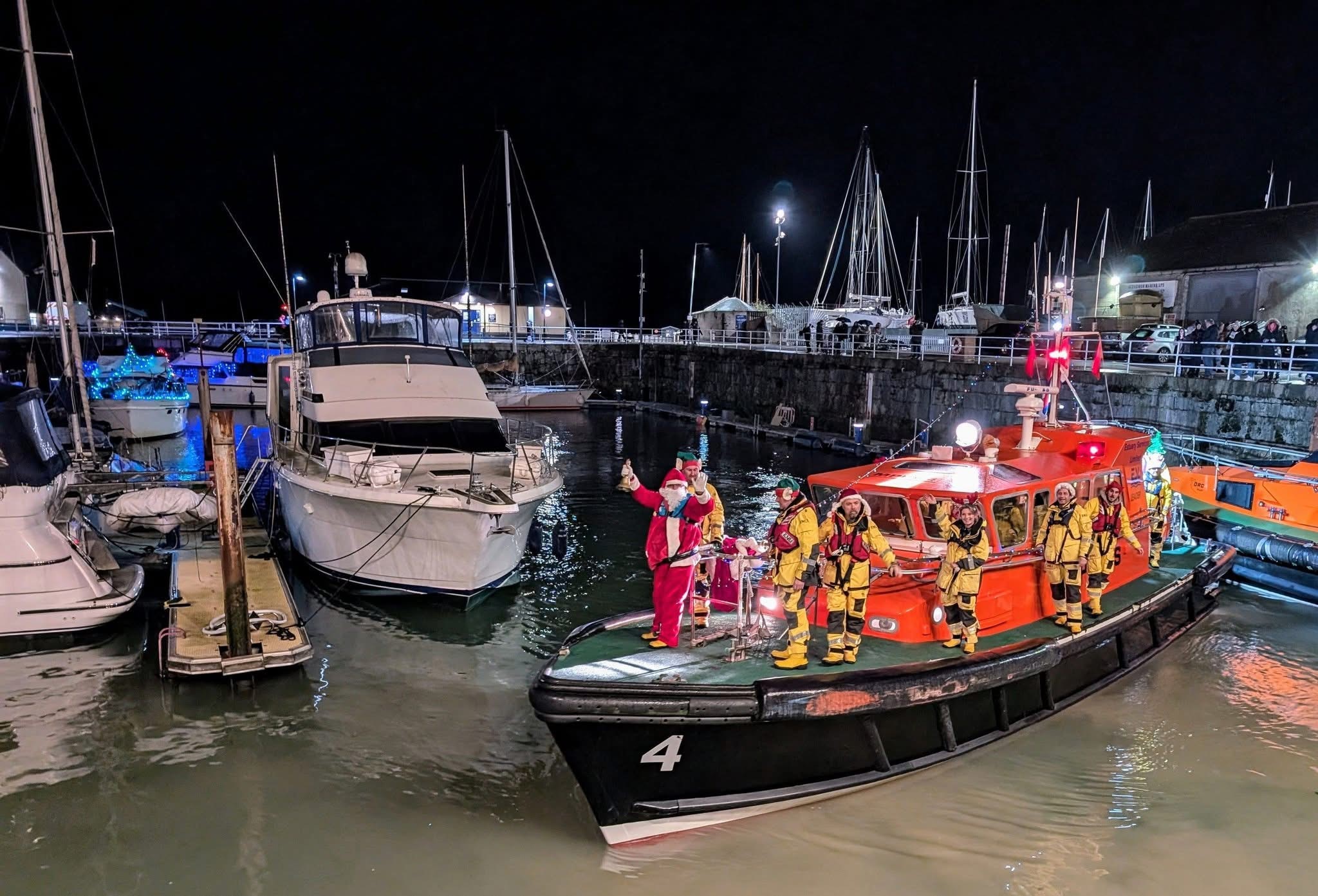 A Pilot Boat with Sanat onboard