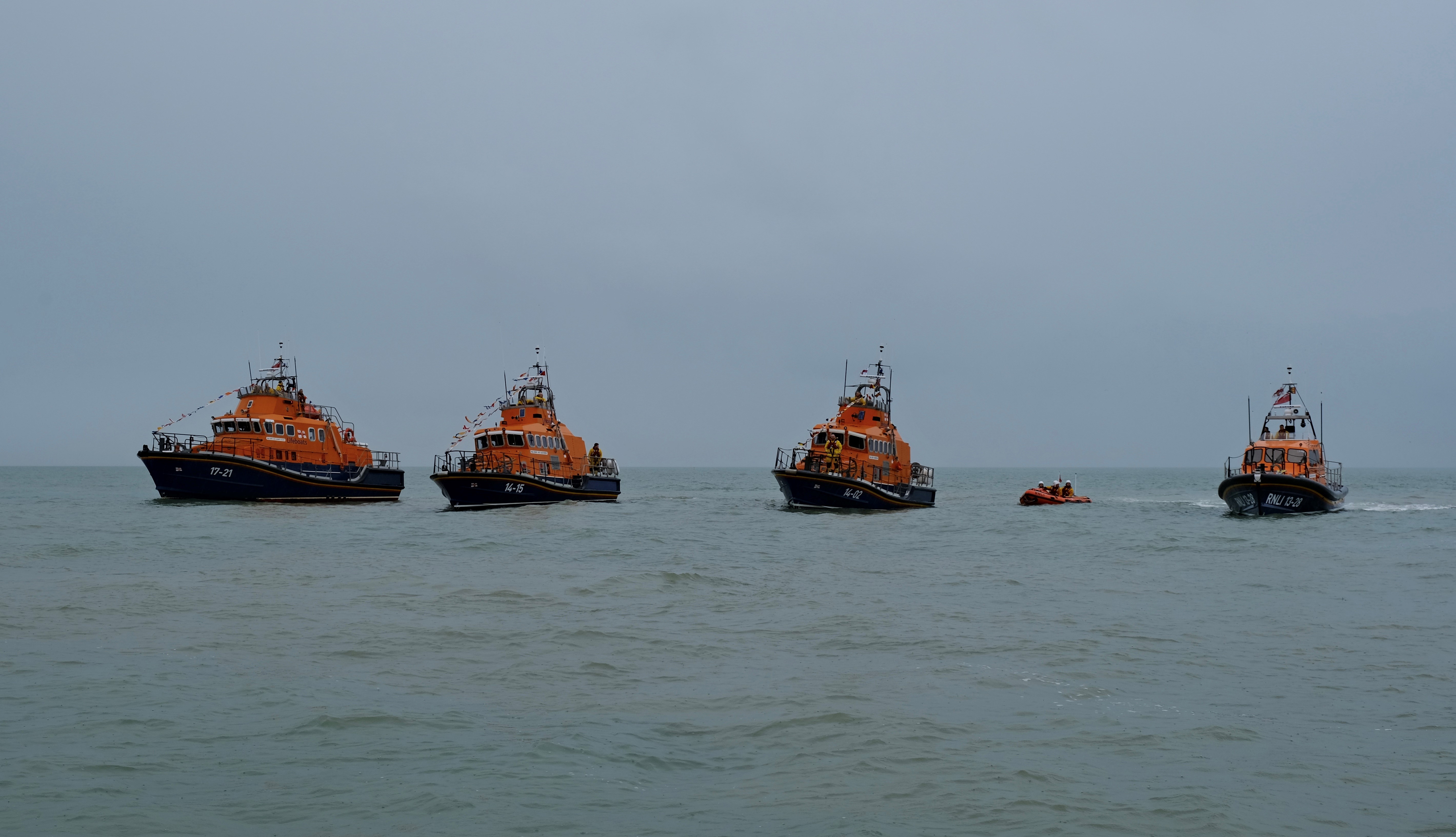 From left to right: 17-21 Newhaven Lifeboat, 14-15 Eastbourne’s relief lifeboat, 14-02 Eastbourne lifeboat, D-876 Eastbourne D-Class, 13-28 Hasting’s lifeboat