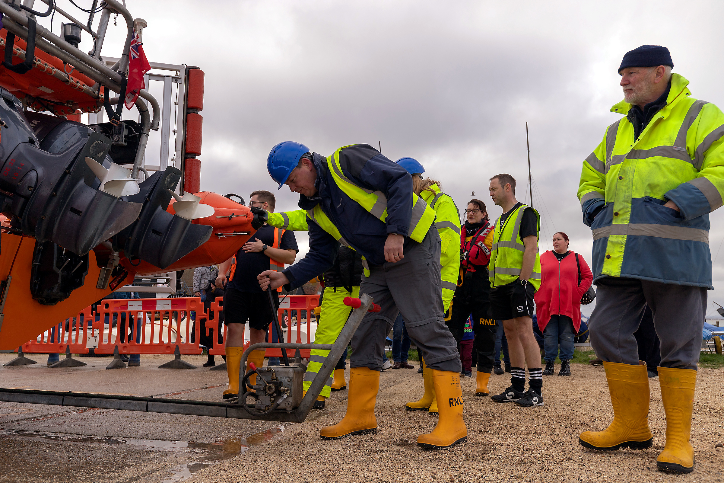 Jacking up the Lifeboat following the net recovery exercise on Sunday morning.
