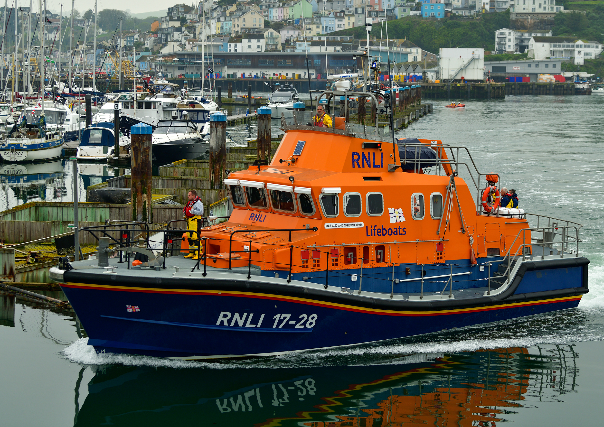 Approaching the station's pontoon