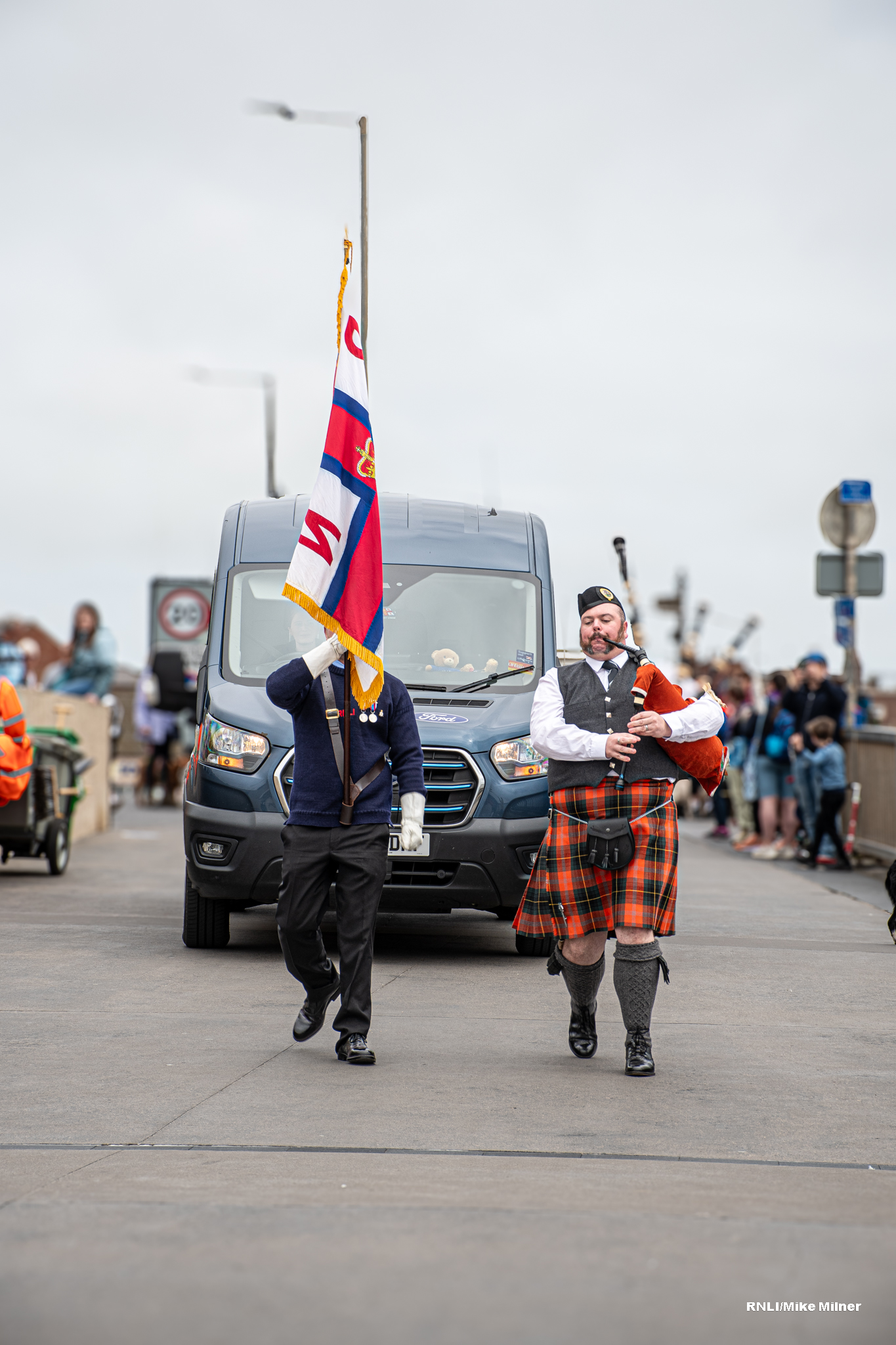 Bridlington RNLI welcome the ‘Connecting our Communities’ scroll to Bridlington RNLI.