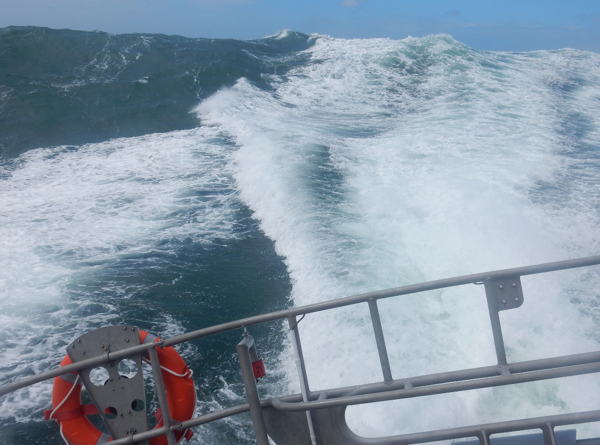 Rough seas during Round the Island Race