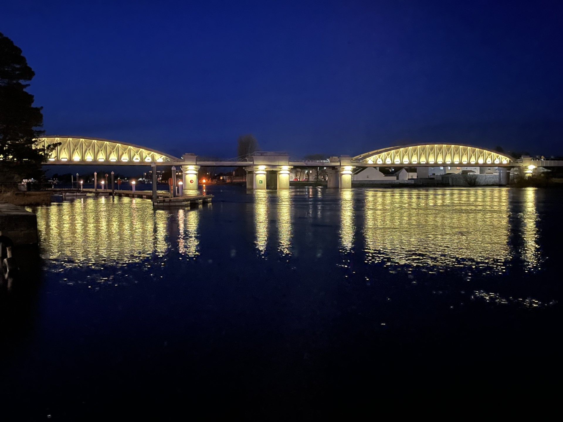 Yellow Lighting Up marking RNLI 200