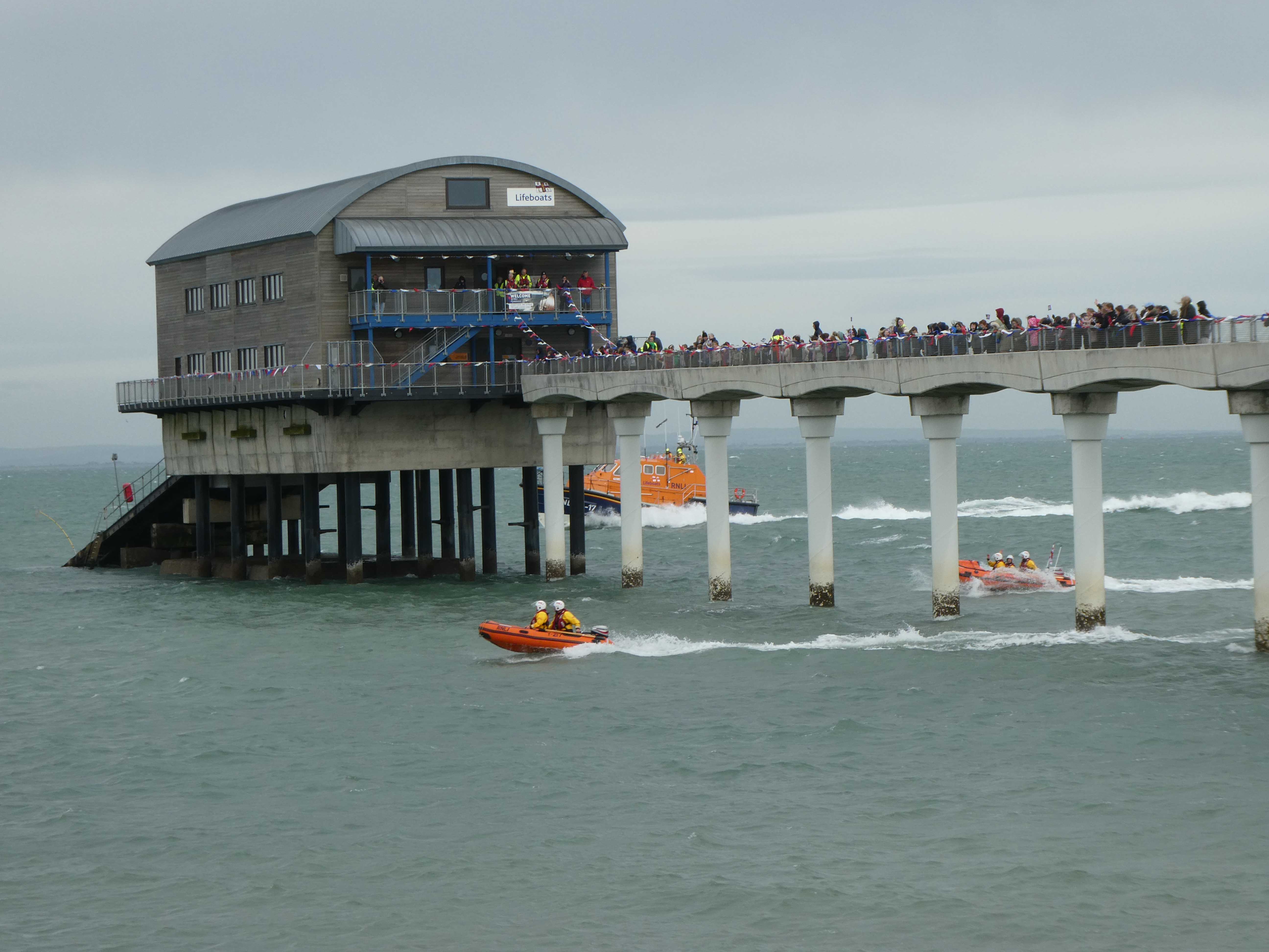 200 School Children on the walkway with the ALB, ILB &amp; Y Boat close by