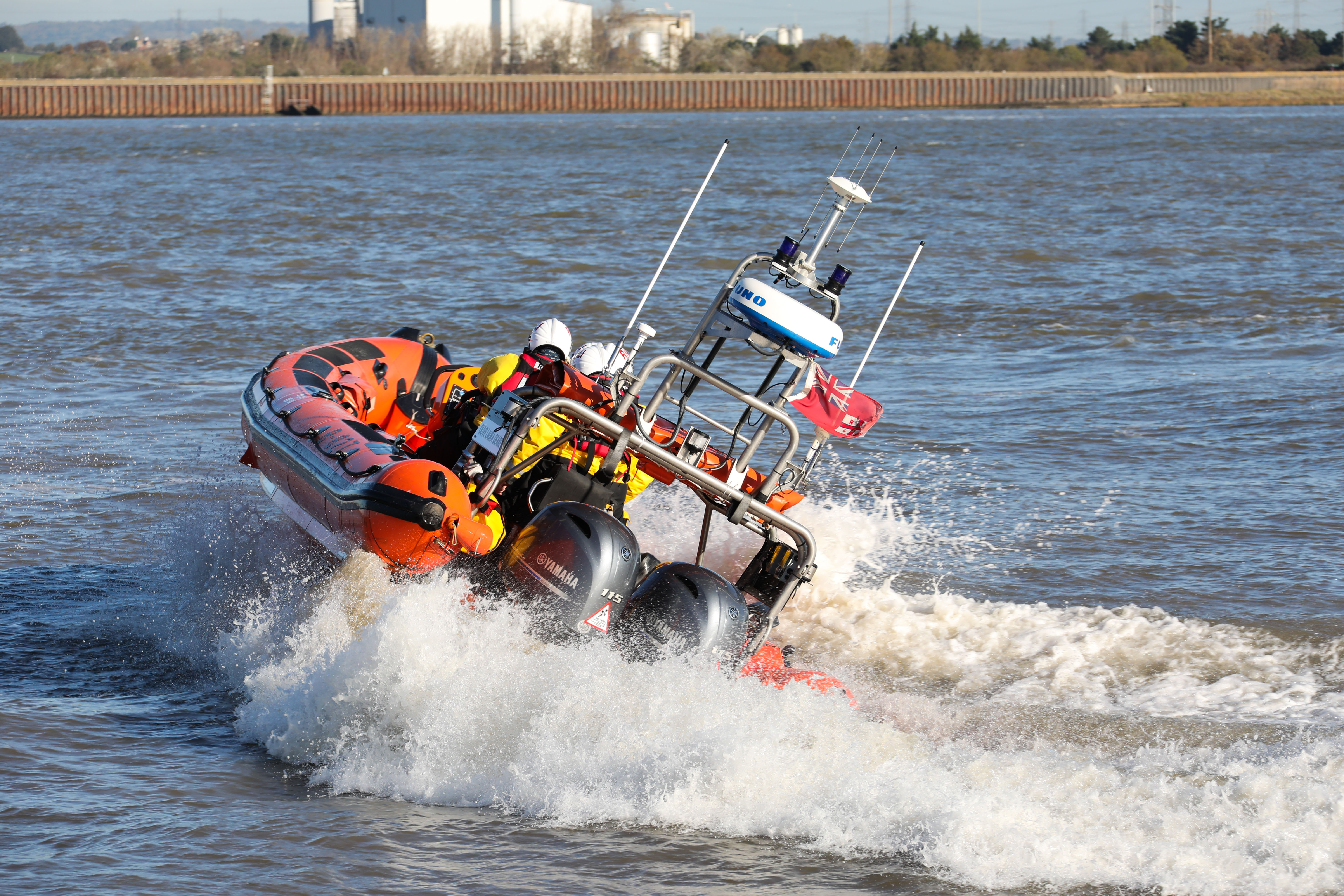 Gravesend RNLI Lifeboat engines running