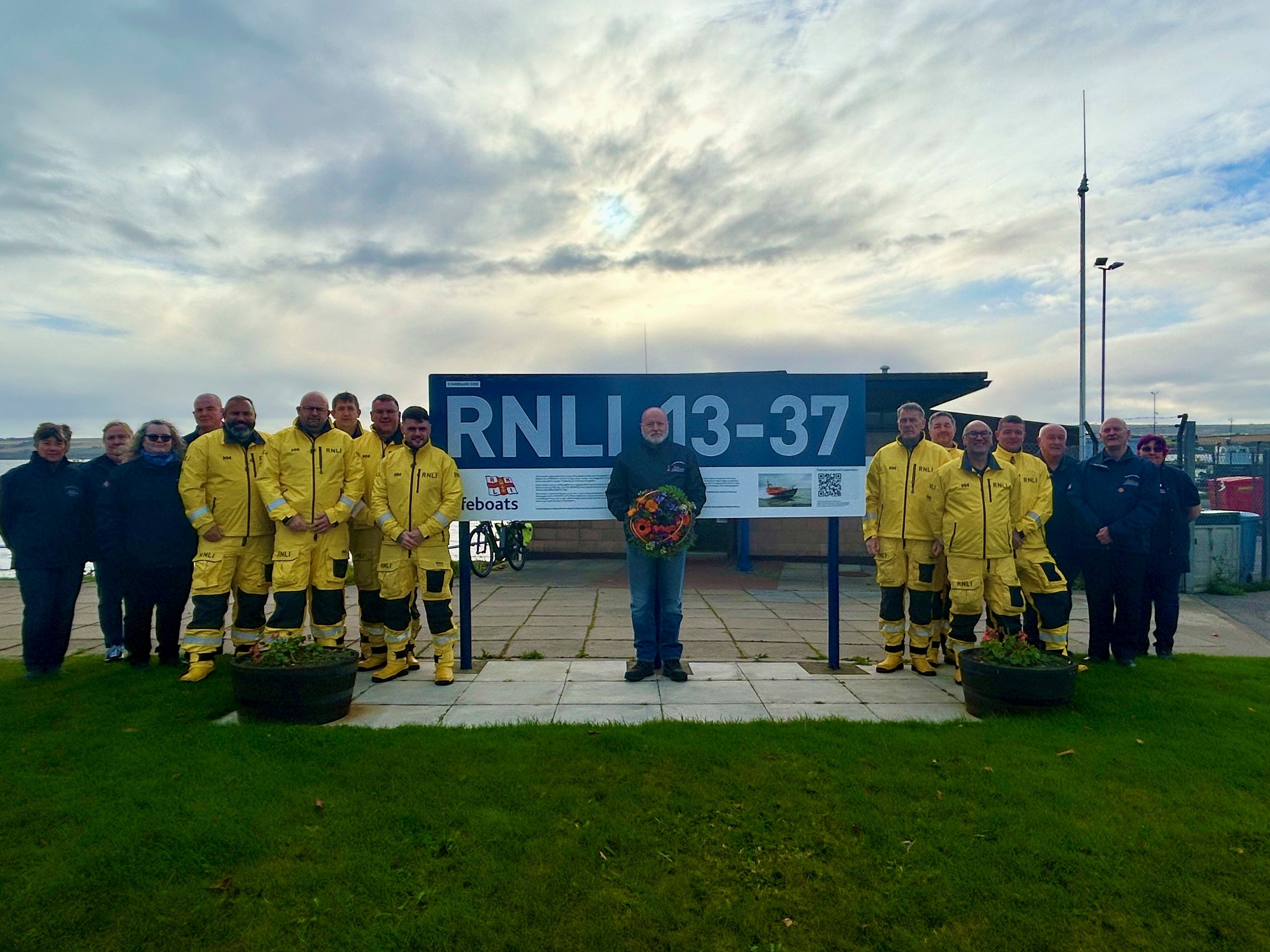 RNLI Invergordon Launch a Memory Wreath