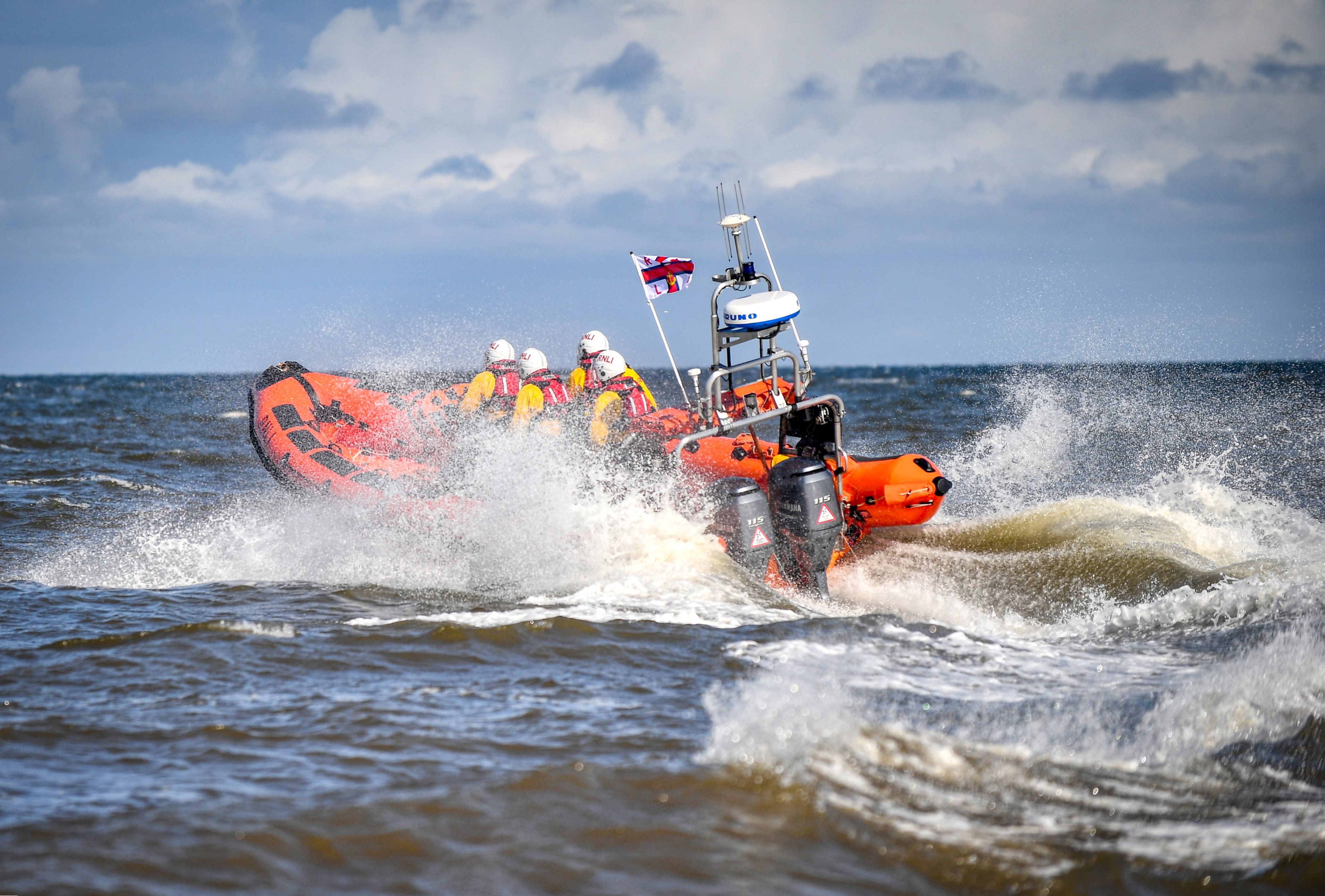 Hunstanton RNLI rescue two women cut off by the tide | RNLI