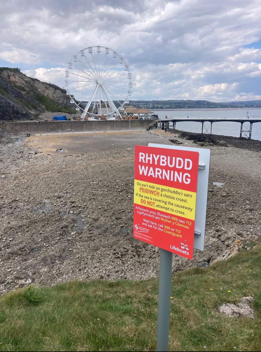 Sign before the damage 