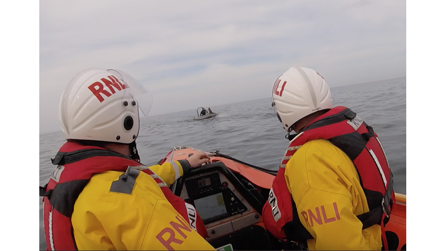 Rnli Rib Engine Dunbar RNLI lifeboat volunteers called out to boat with engine failure ...