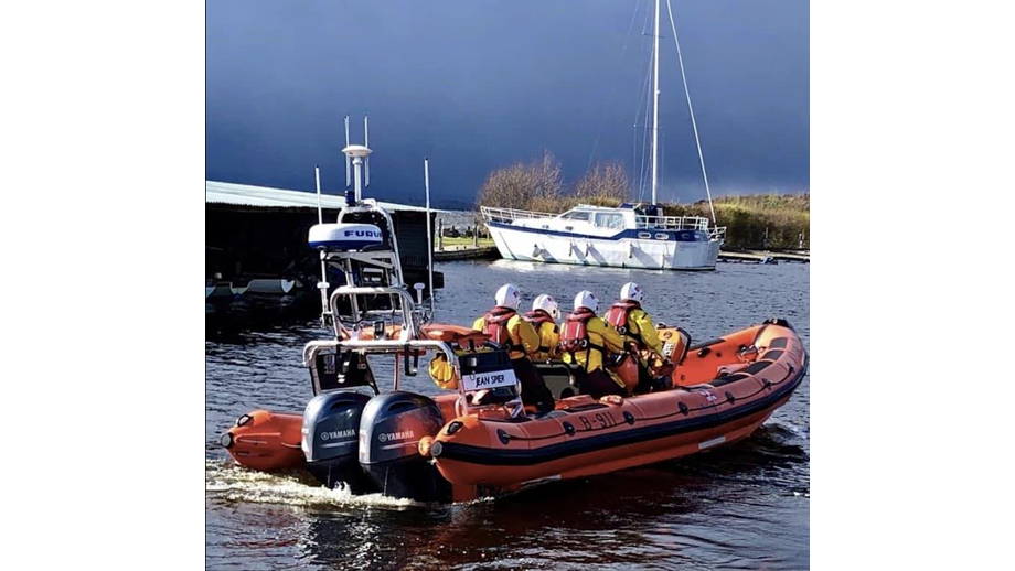 What Lifeboat Can Survive a Hurricane: Ultimate Safety Guide