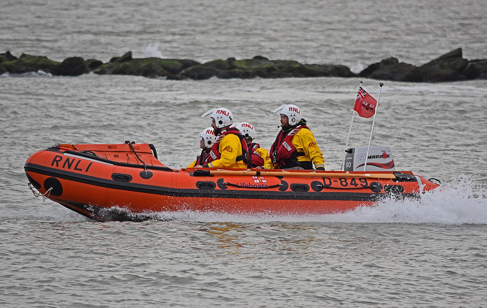 RNLI Clacton ILB Lifeboat launched to 3 persons in difficulties on Jet Ski