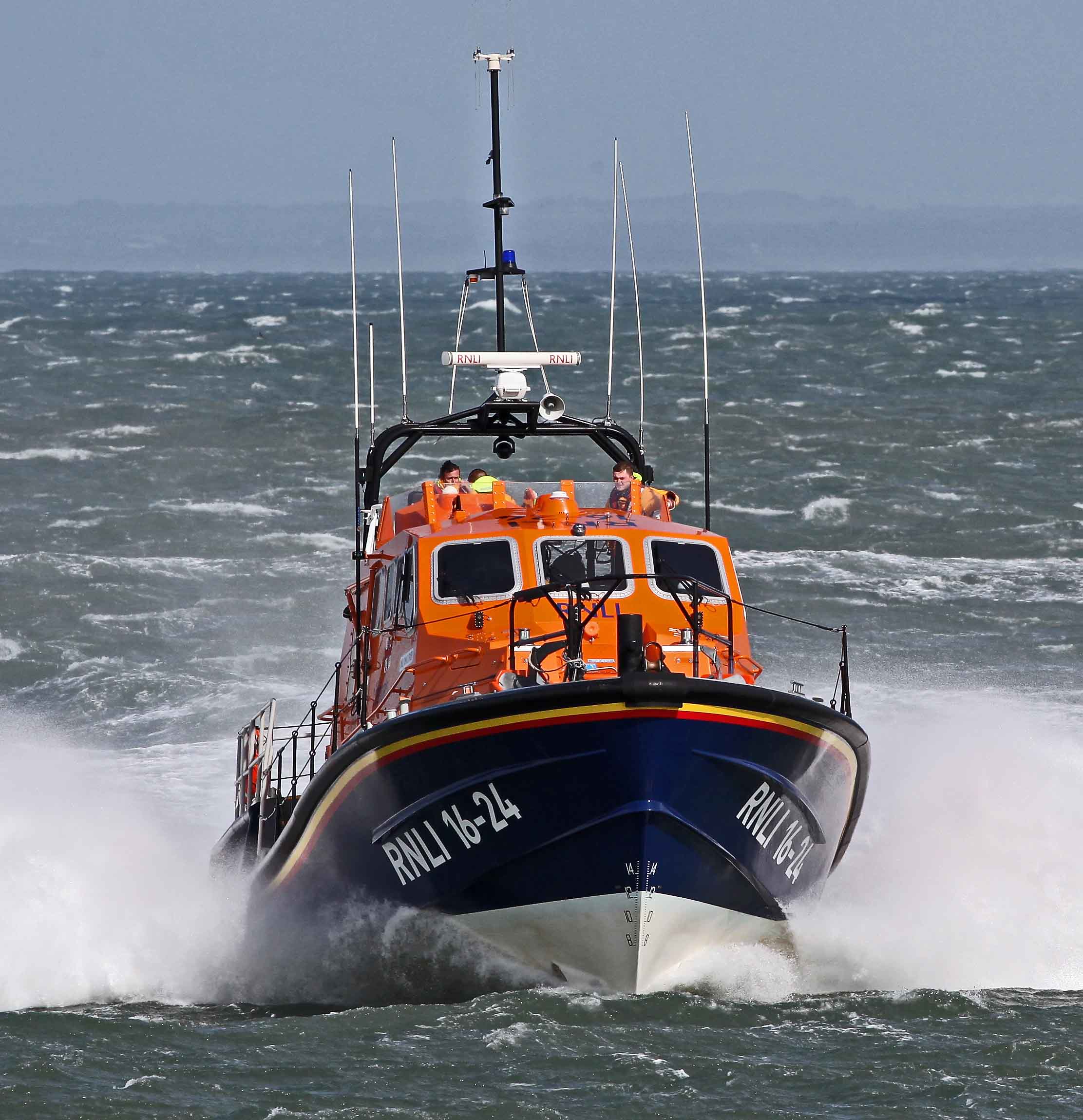 Porthdinllaen Lifeboat returning to station