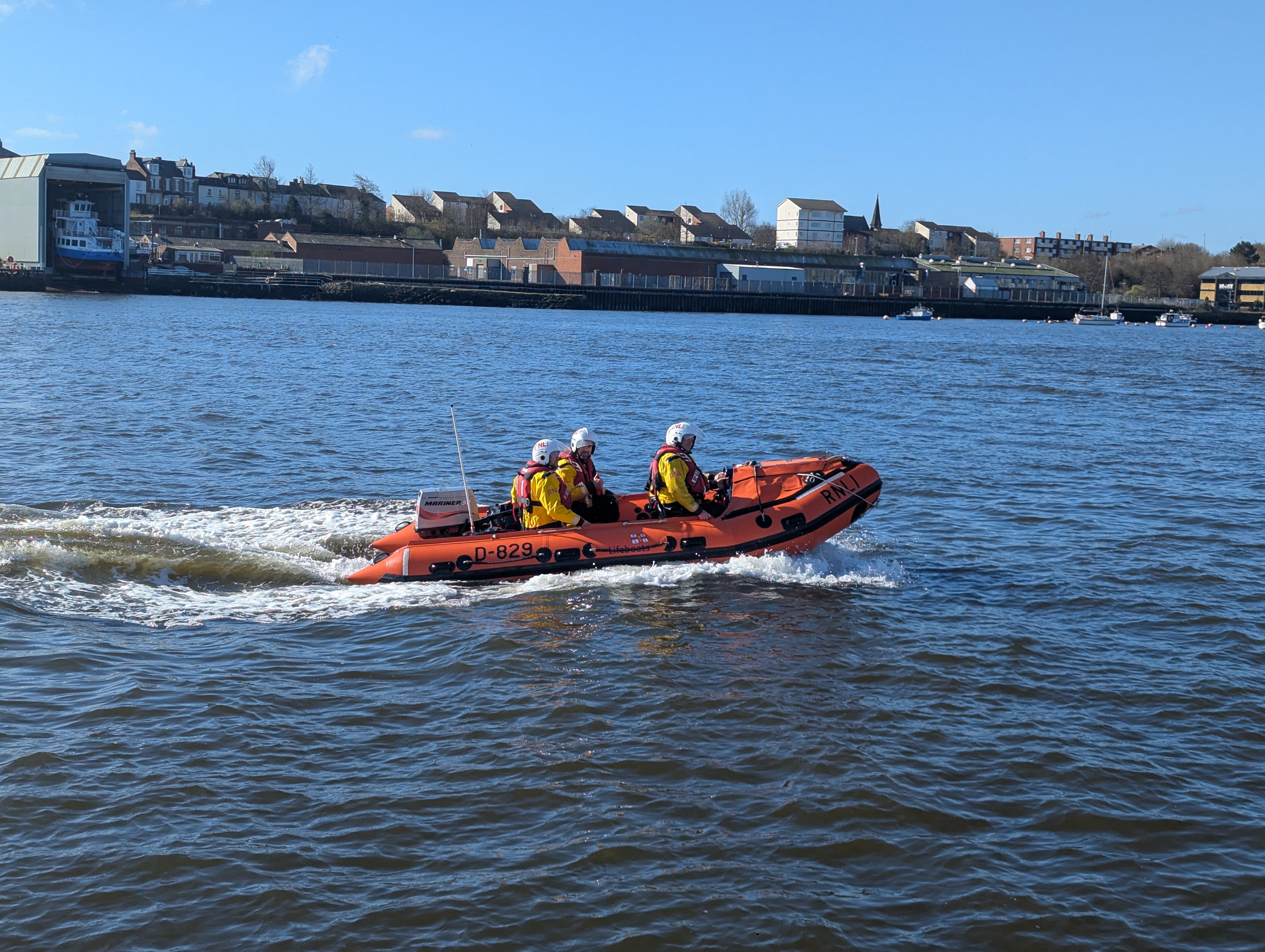 Tynemouth inshore lifeboat returning to station 