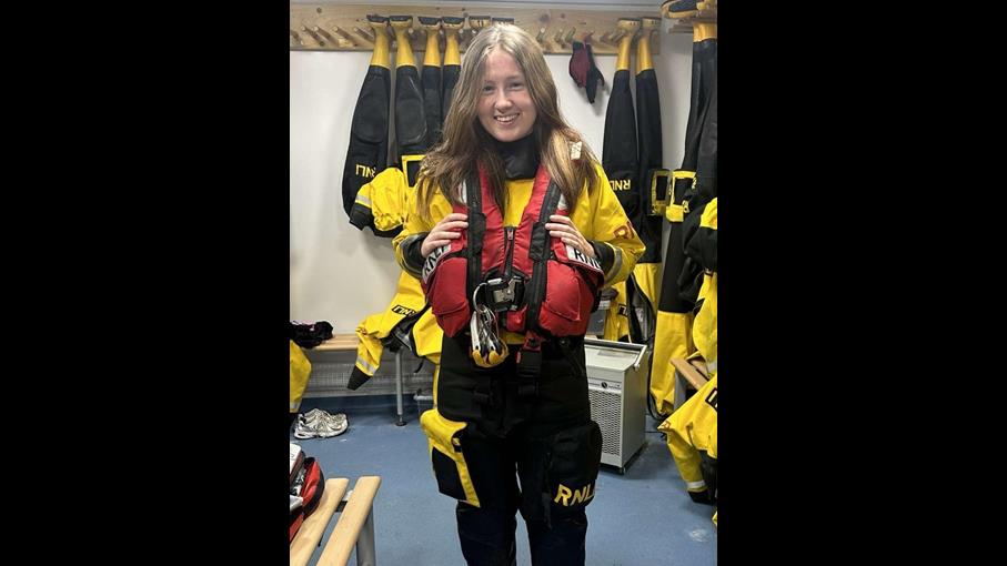 Trainees First Call Overdue Jet Skier leads to First call out for two Trainee Crew at Largs ...