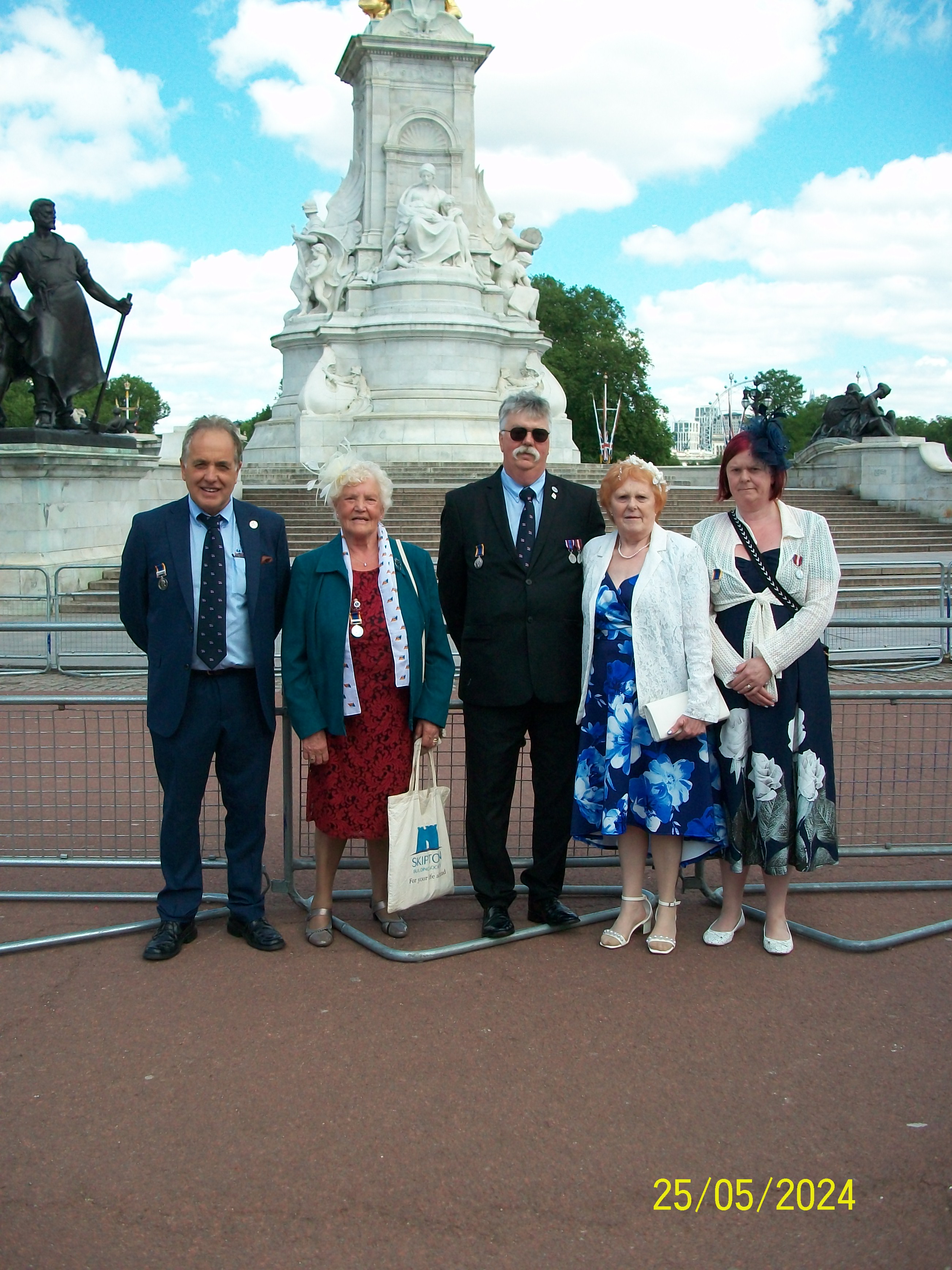 Newbiggin volunteers at Buckingham Palace