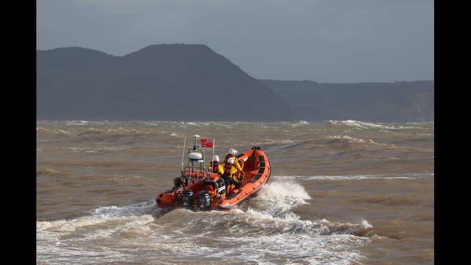 Rnli Launch Methods Late night launch for Lyme Regis RNLI volunteers to yacht with engine ...
