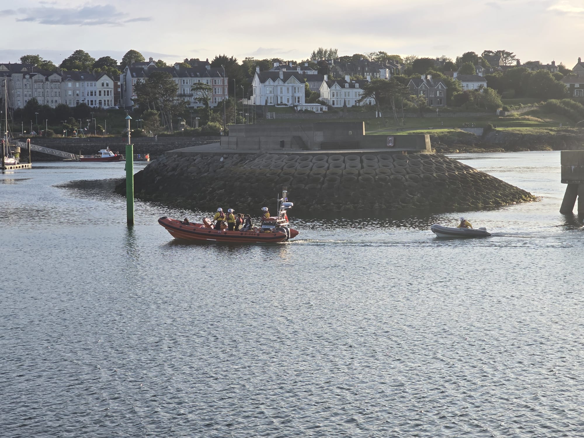 Bangor RNLI tow small boat into Bangor Marina