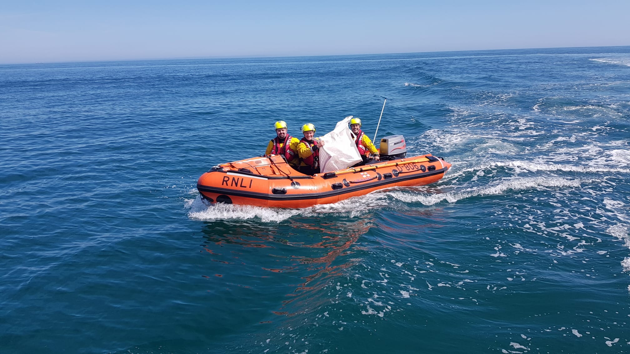 Wicklow RNLI volunteers launch to reports of upturned vessel | RNLI