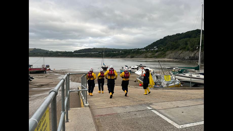 Rnli Launch Methods New Quay RNLI launch to assist a stricken vessel | RNLI