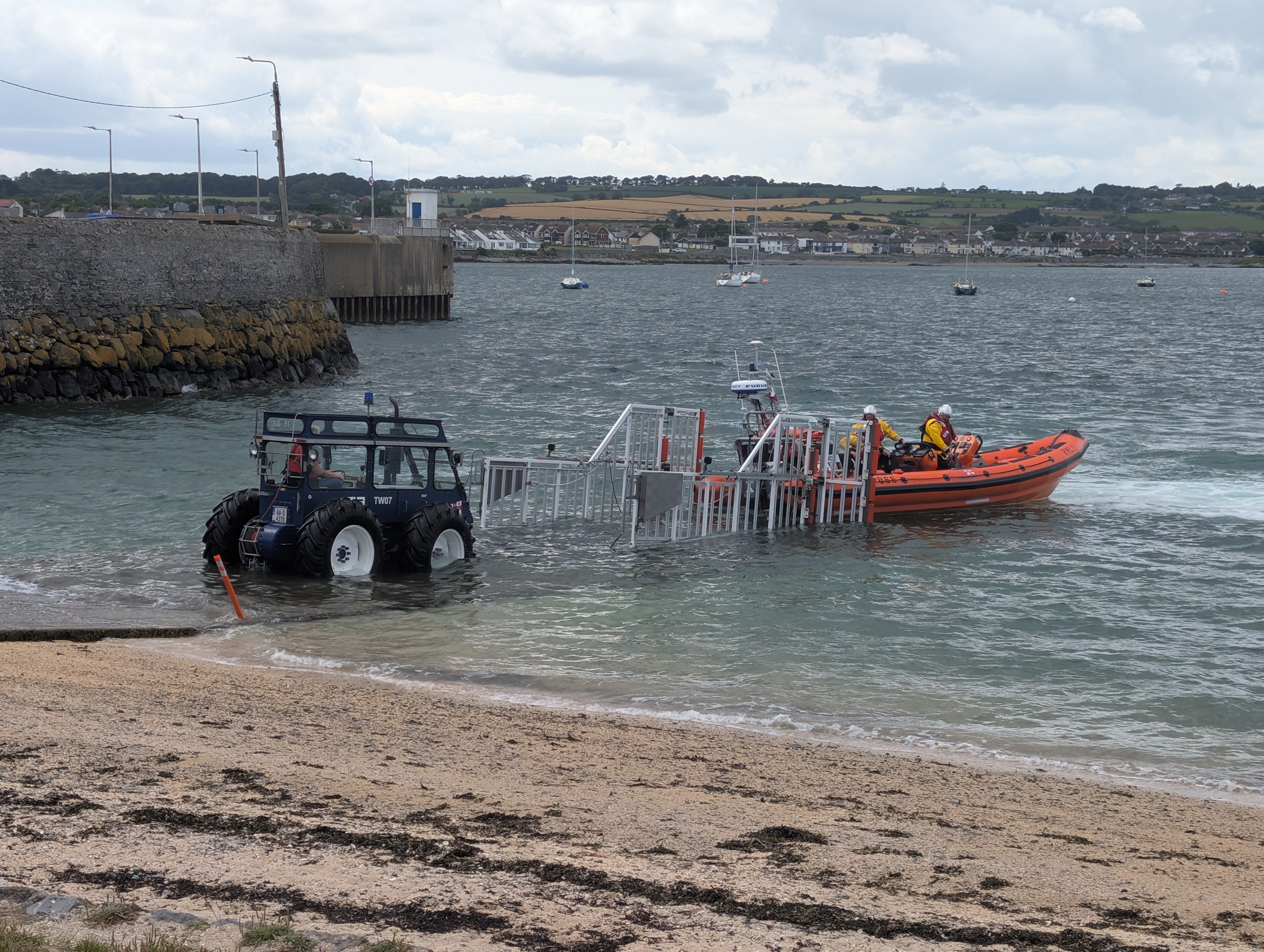 Skerries RNLI returning to station