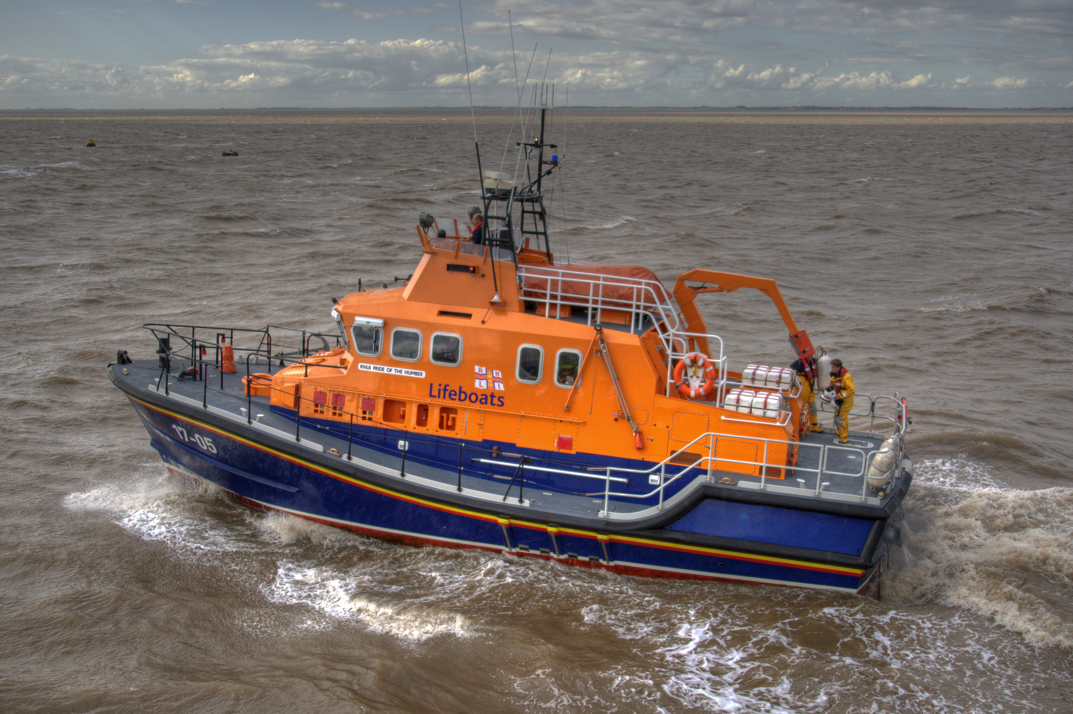 umber severn class lifeboat Pride of the Humber 17-05, moving from right to left