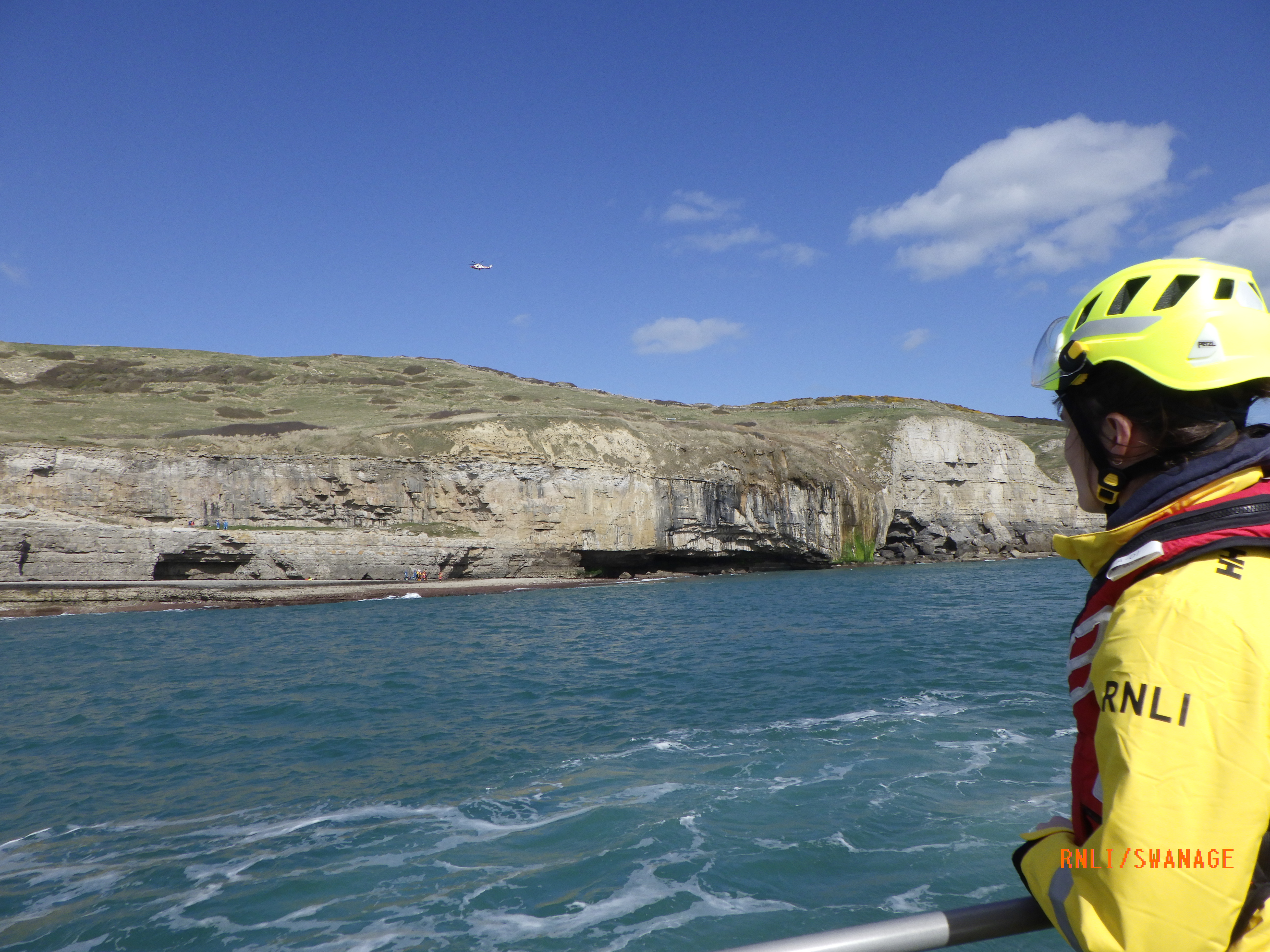 Swanage all-weather lifeboat on scene at Dancing Ledge