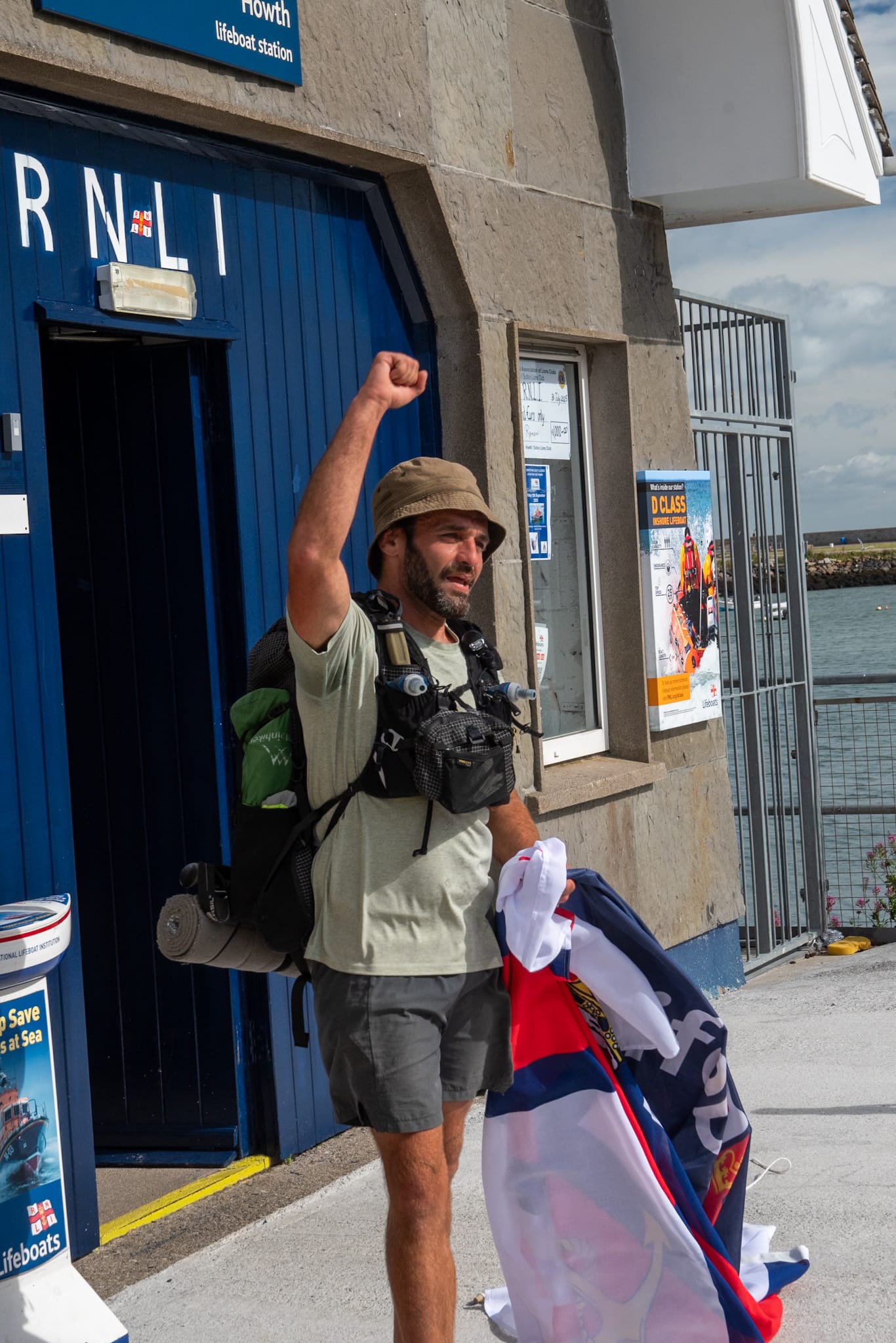 Vini Cardoso returns to Howth Lifeboat station, where he began his run around Ireland 6 weeks prior.