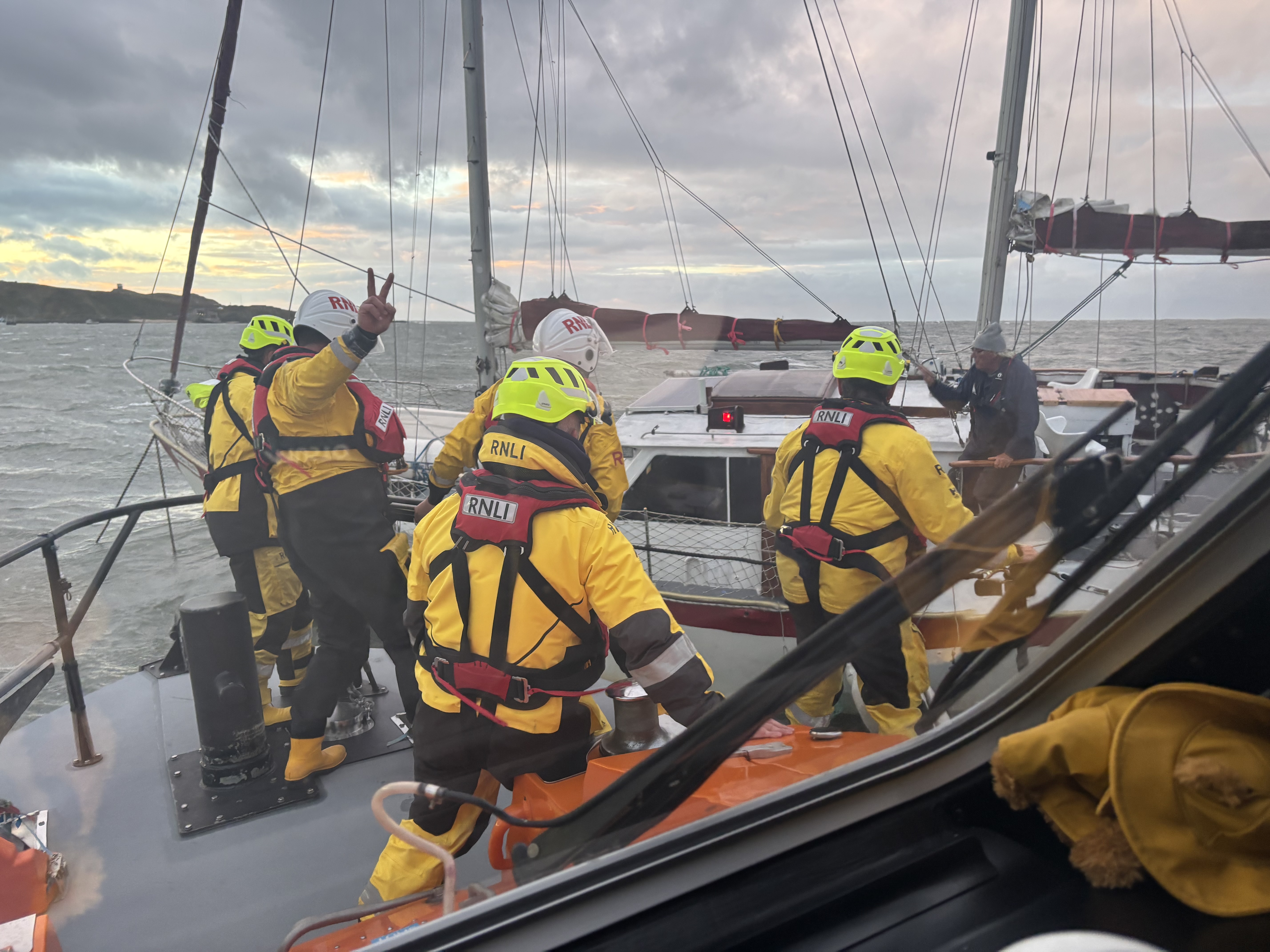 Transfer of crew on to the casualty vessel