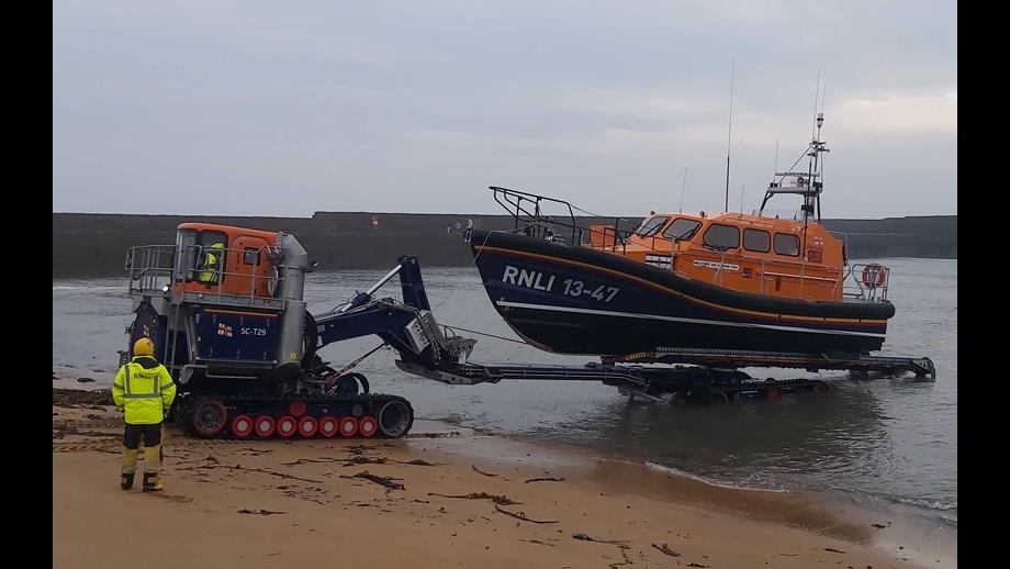 Rnli Launch Methods Anstruther RNLI launch to motor cruiser