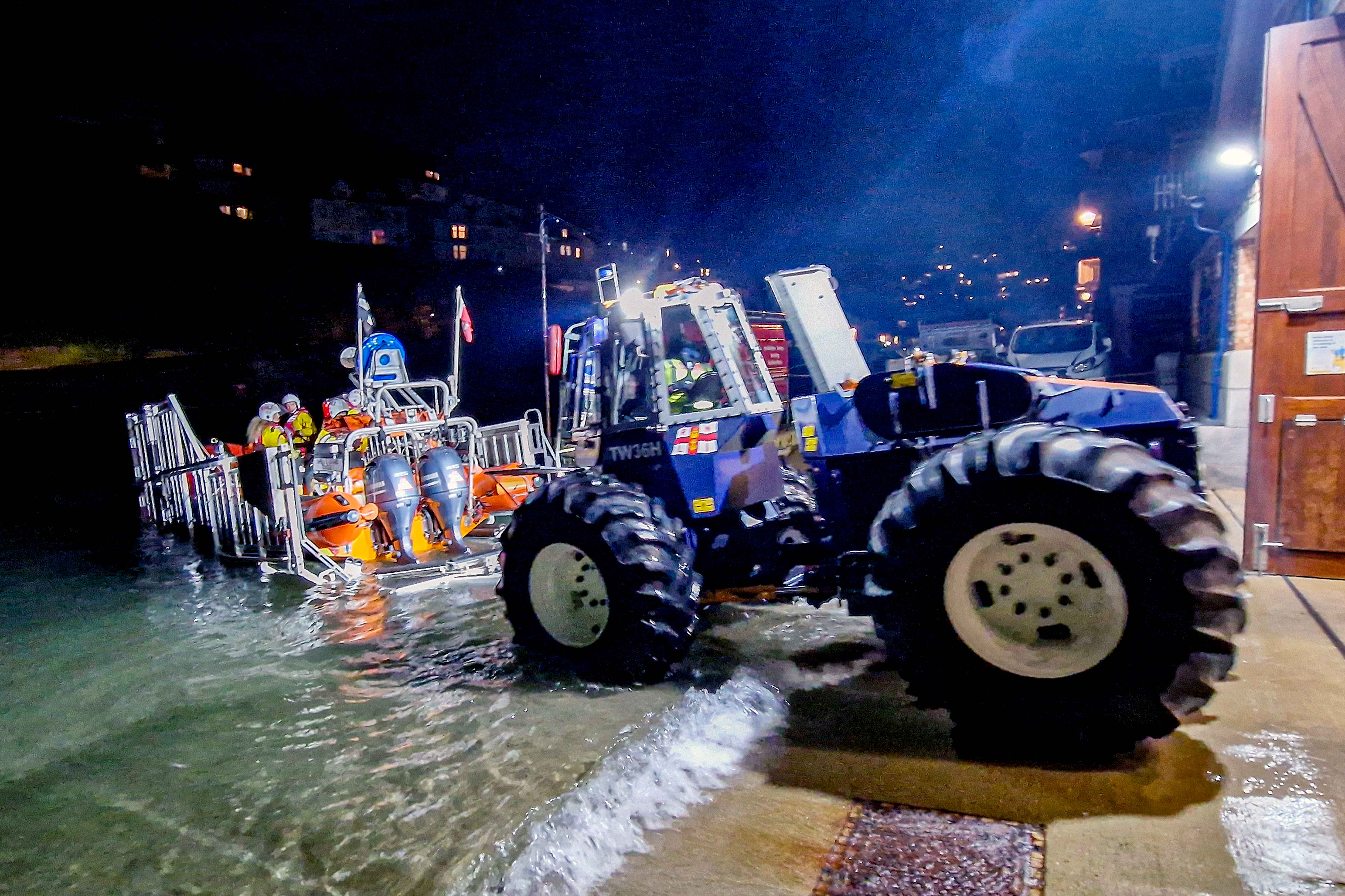 Stock image - Night time recovery of Looe RNLI Atlantic 85 Sheila and Dennis Tongue II
