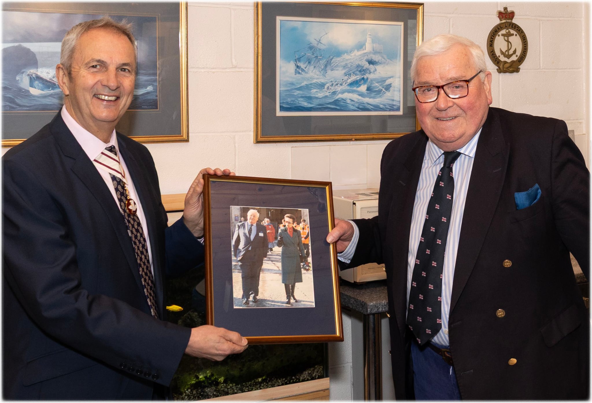 His Majesty’s Lord-Lieutenant of Mid Glamorgan, Mr. Peter Vaughan QPM CStJ presented Peter with a framed picture from the 2015 visit of HRH Princess Anne