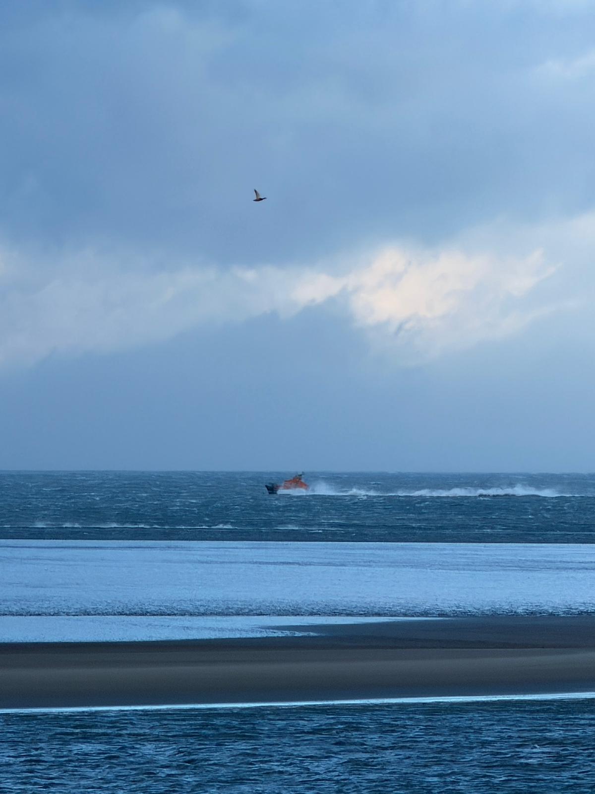 Howth Lifeboat under way to assist kite surfer in difficulty 