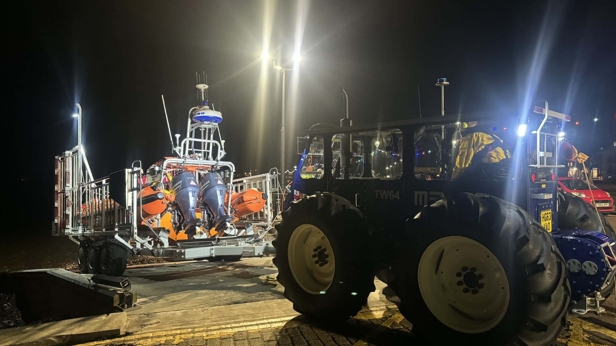 Recovery of Largs RNLI lifeboat - recovery of the lifeboat following the shout.