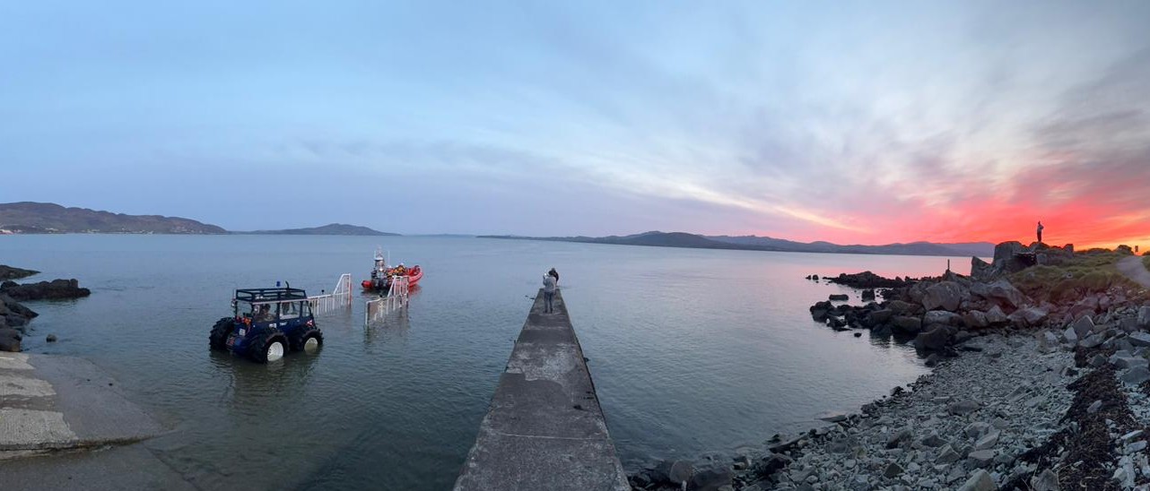 Sunset recovery on high tide after a service launch