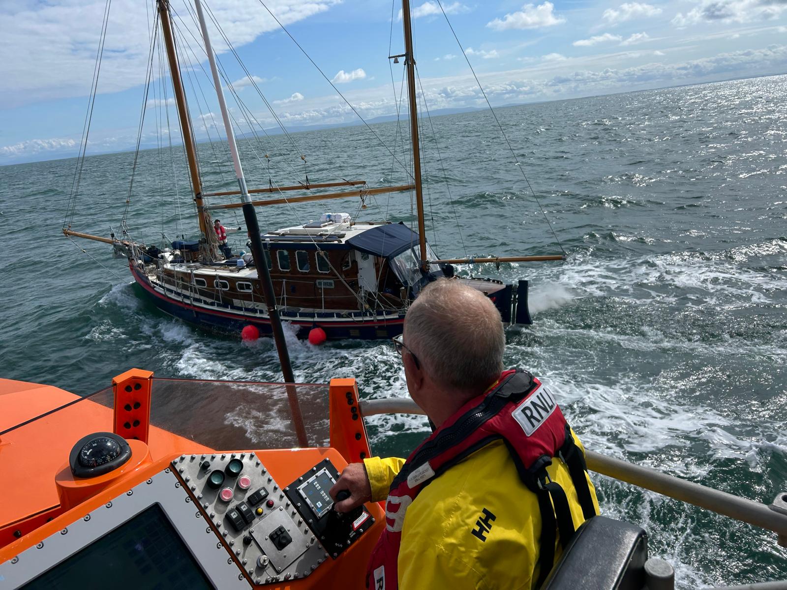 Barrow ALB coming alongside the former lifeboat