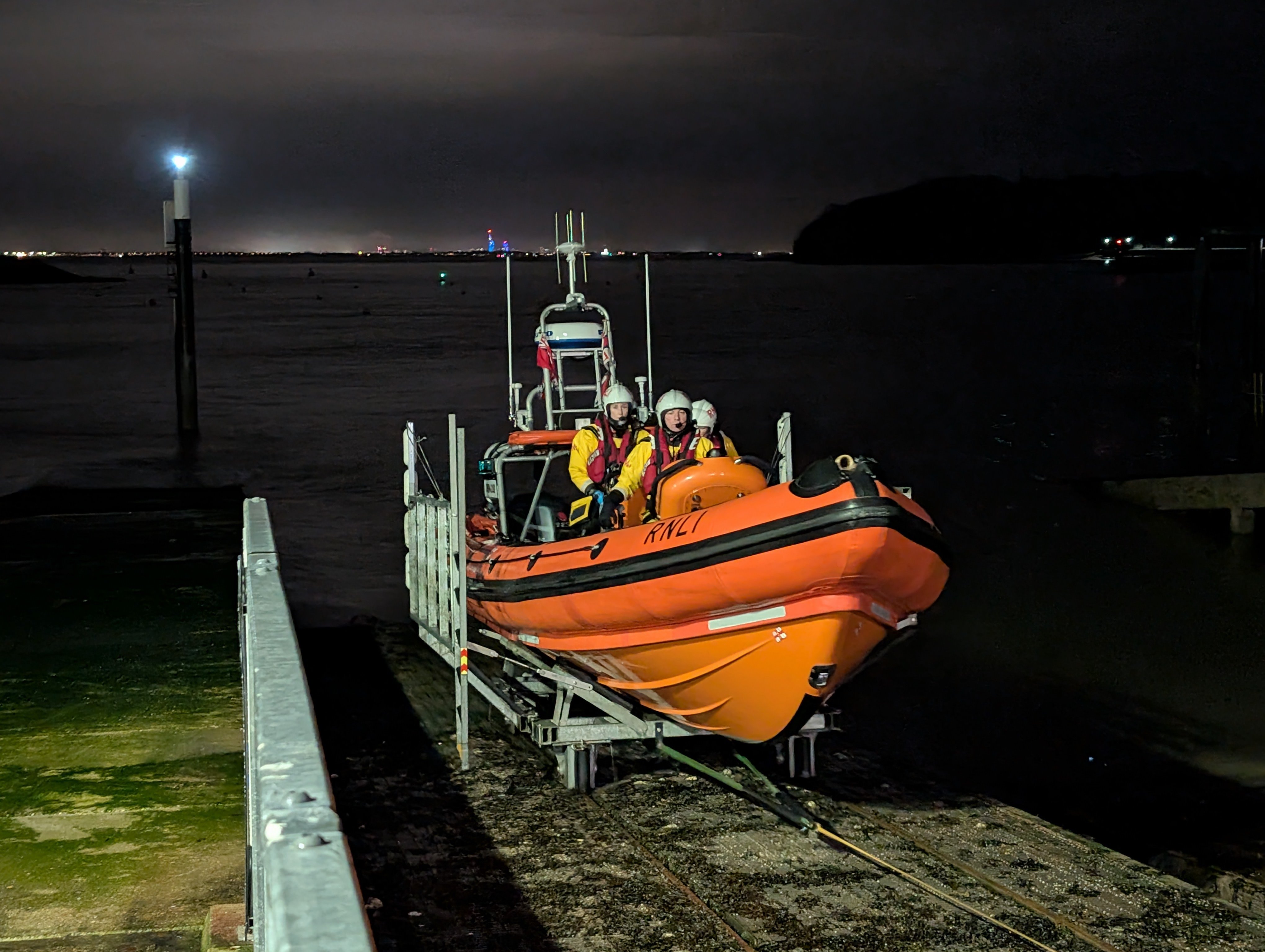 Rnli Night Rescue Cowes and Bembridge RNLI rescue sailors in rough conditions | RNLI