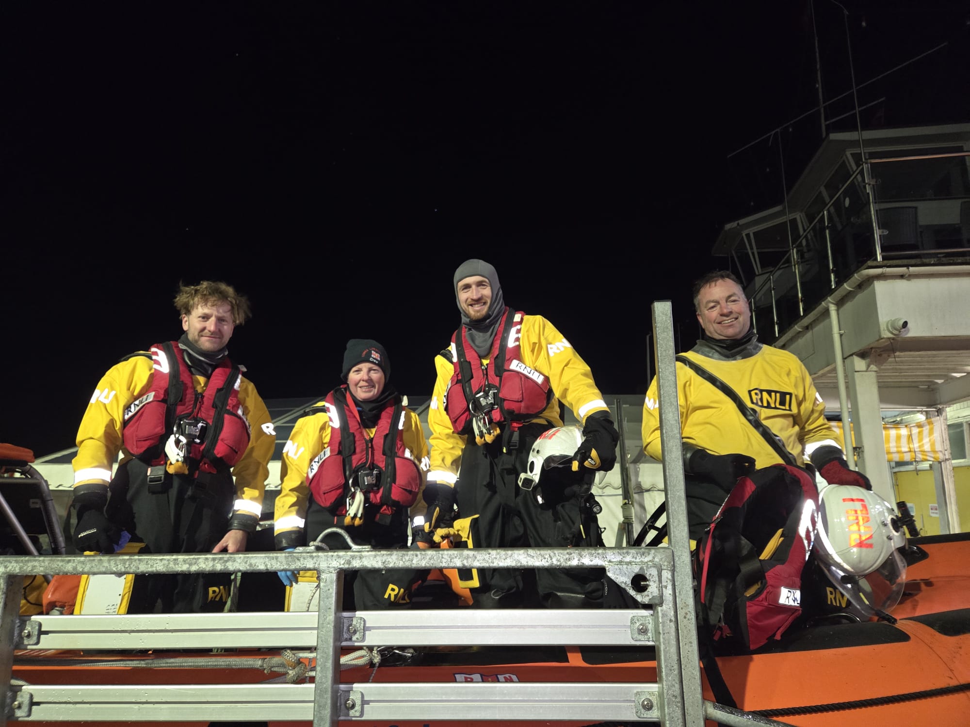 Rnli Night Cowes RNLI respond to grounded vessel on the coldest night of winter | RNLI