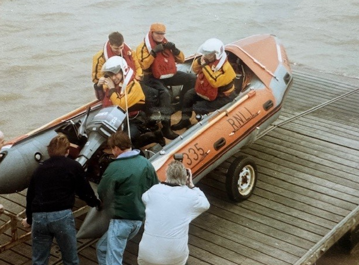 D-335 launching with crew members onboard