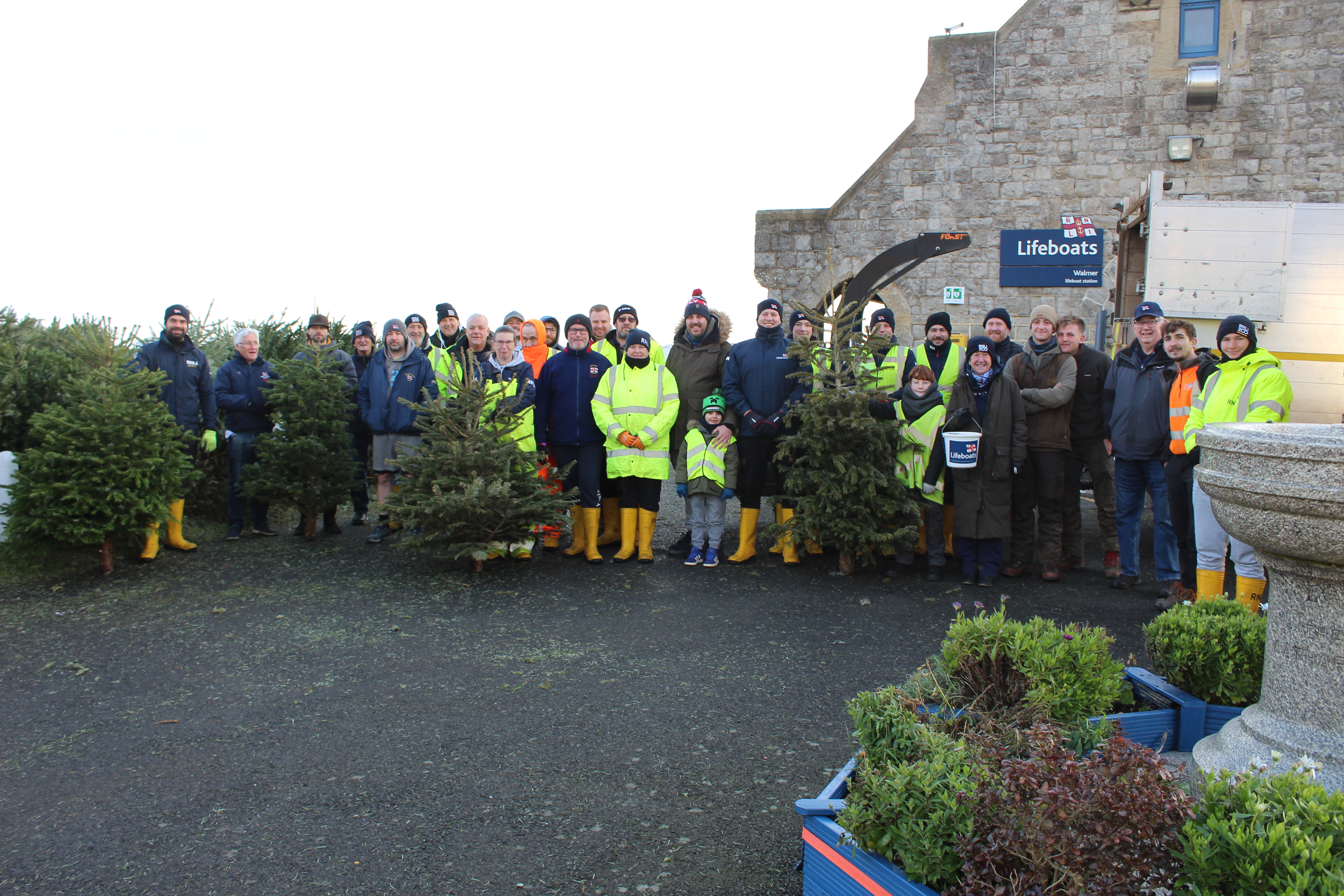 Walmer volunteers at the Annual Christmas Tree Chipping Fundraiser