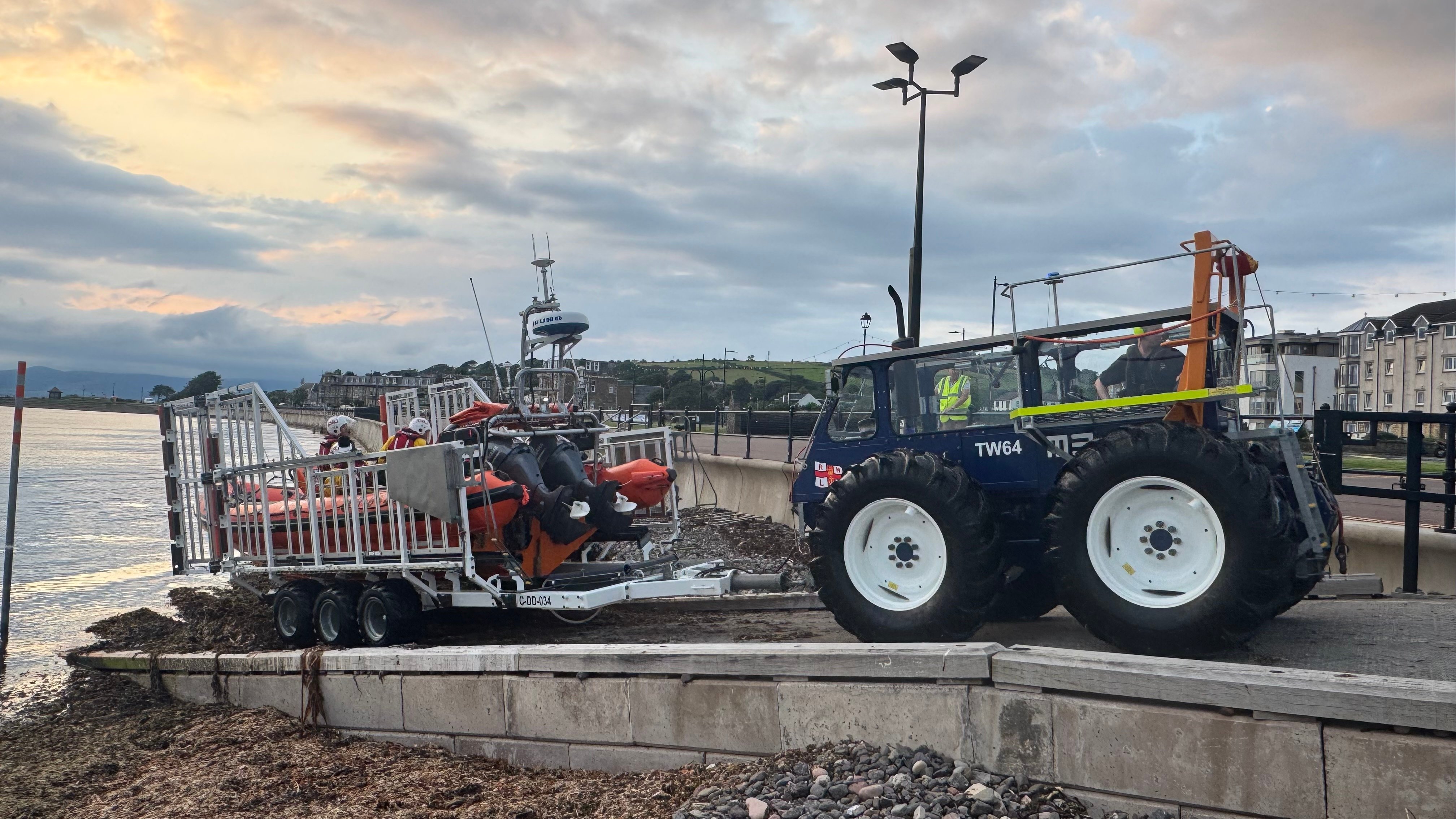 Recovery of Largs lifeboat