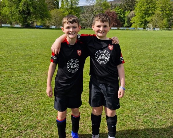 Brothers Leo and Reece MacVicar pictured during their challenge
