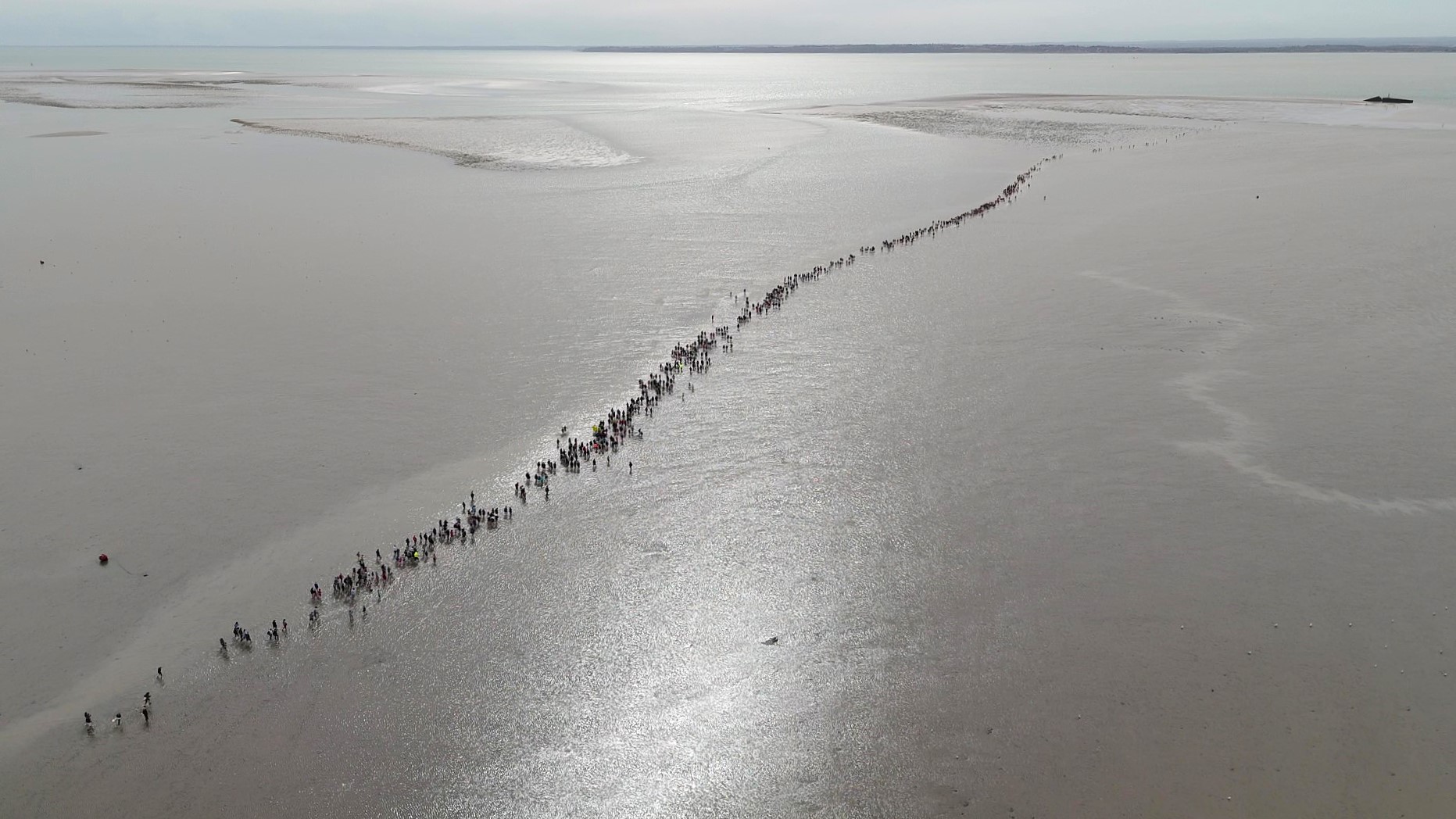 Arial view of 2025 Mulberry fun runners heading out to the iconic wreck