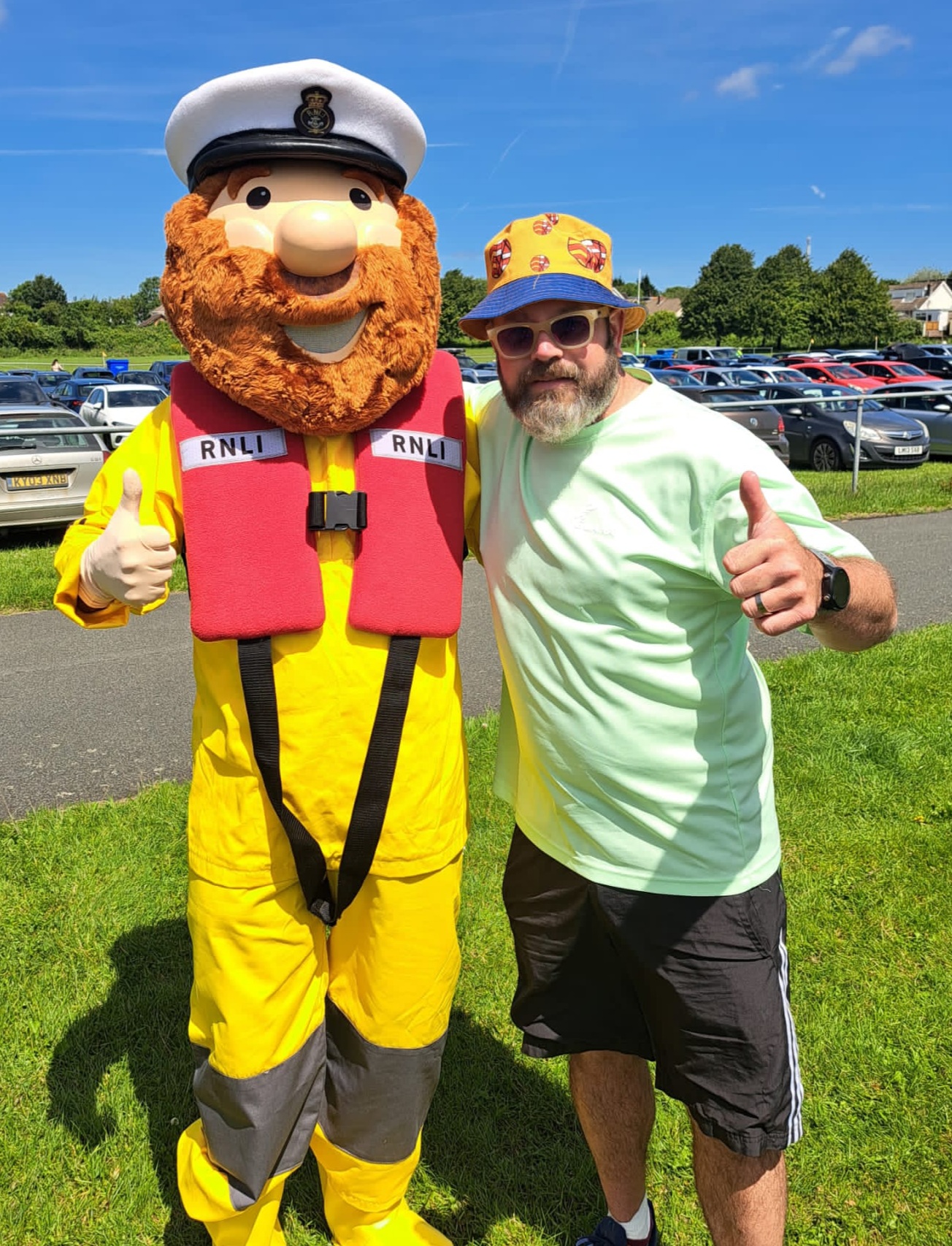Stormy Stan and David James from Old Penarthians Committee giving the thumbs up to the event.