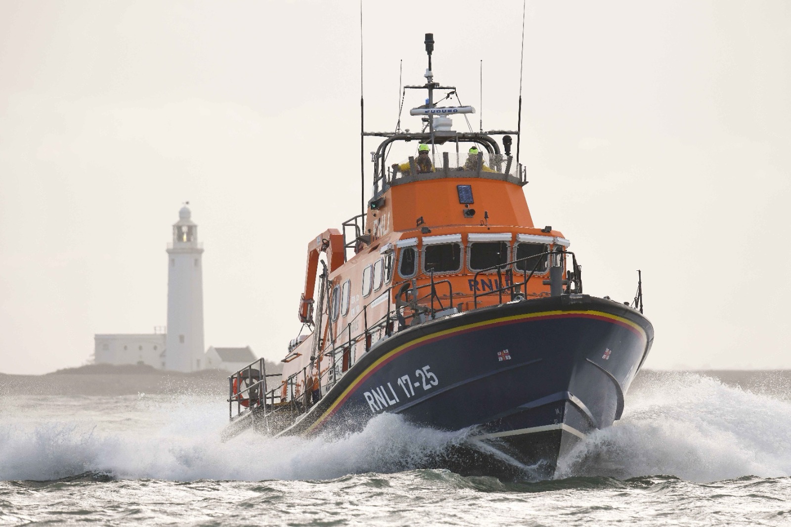 17-25 on passage past hurst castle