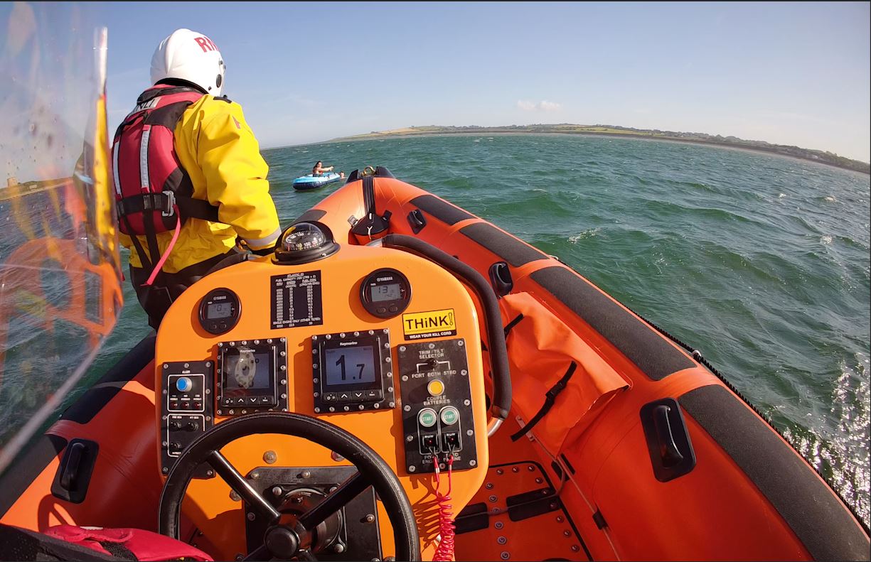 Skerries RNLI Approaching the Dinghy